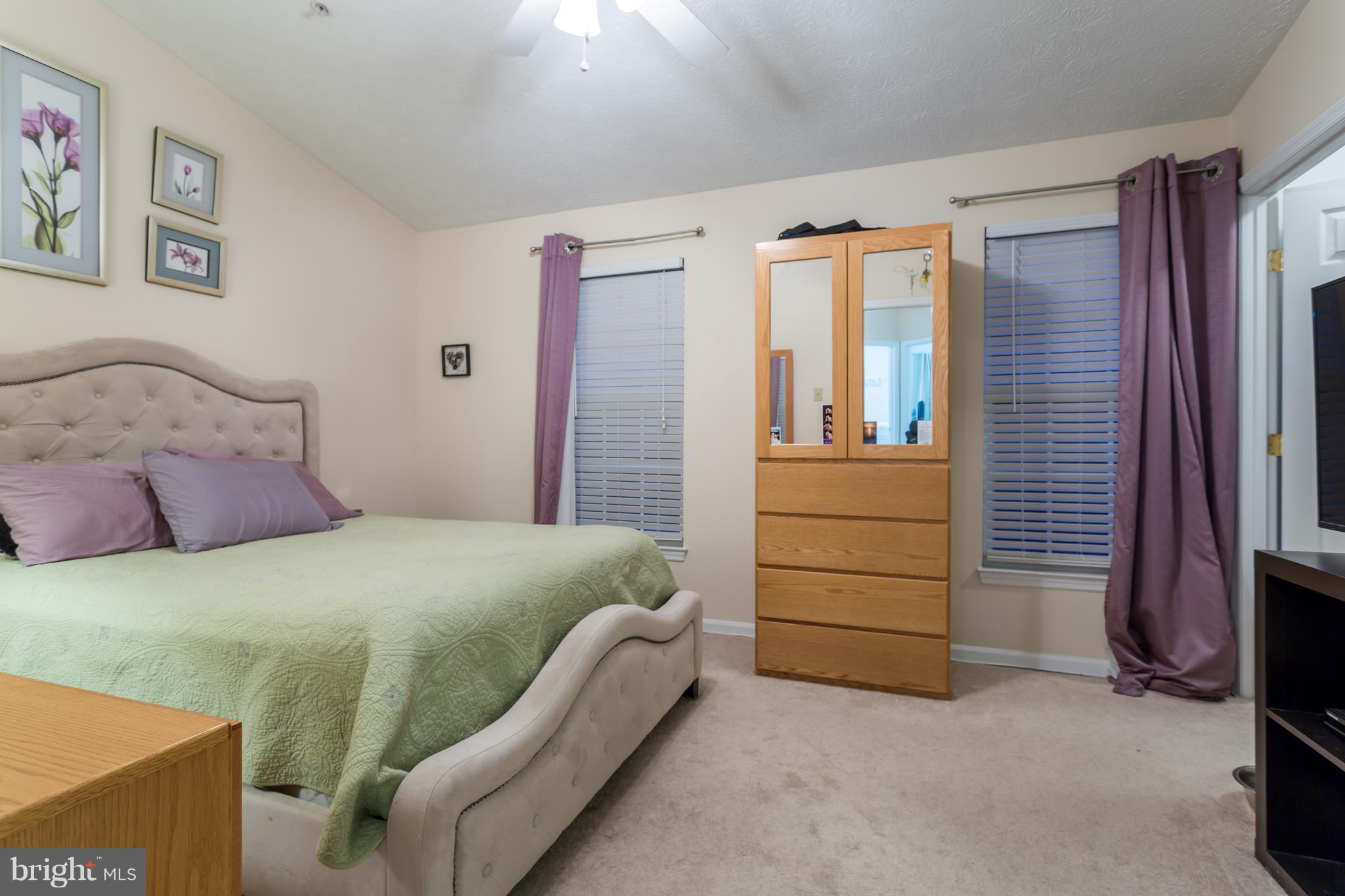 CONSTANT FRIENDSHIP - Residential