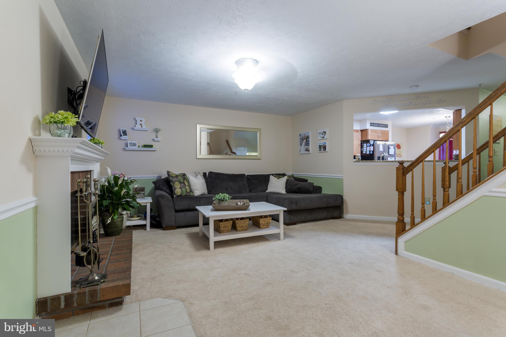 CONSTANT FRIENDSHIP - Residential