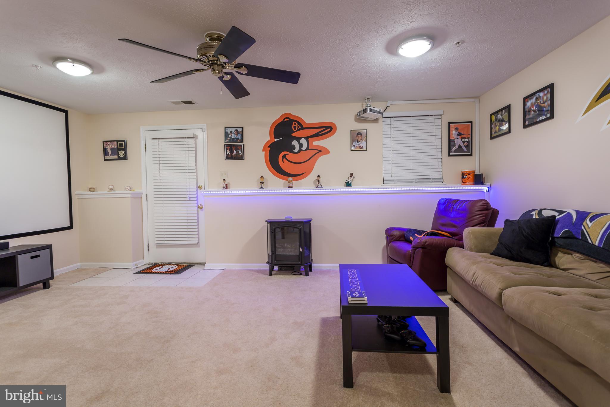 CONSTANT FRIENDSHIP - Residential