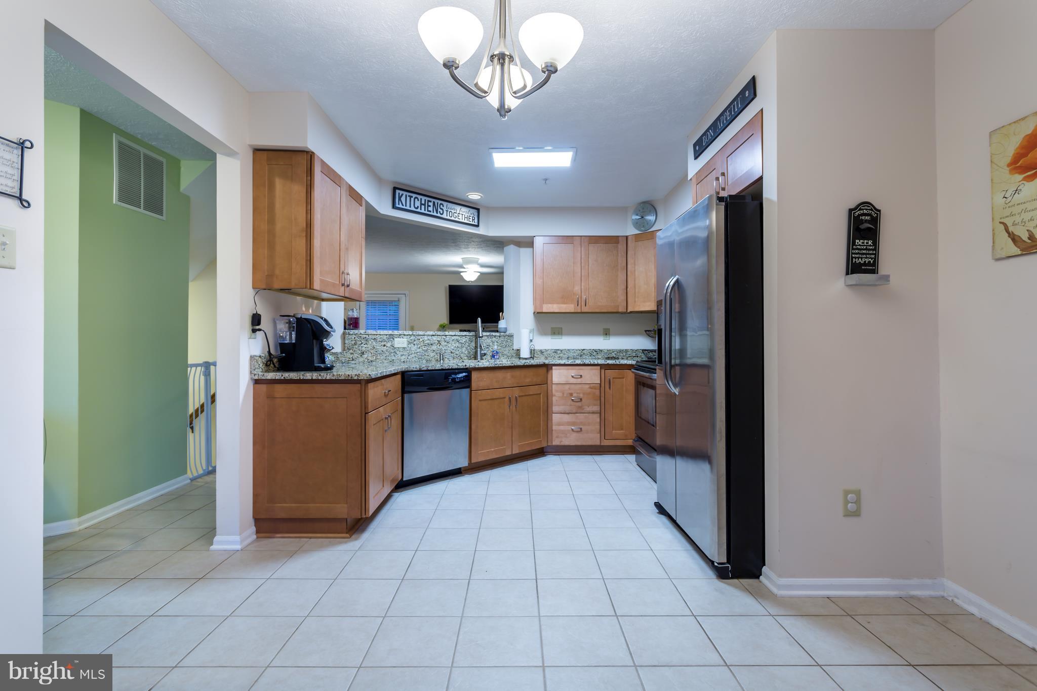 CONSTANT FRIENDSHIP - Residential