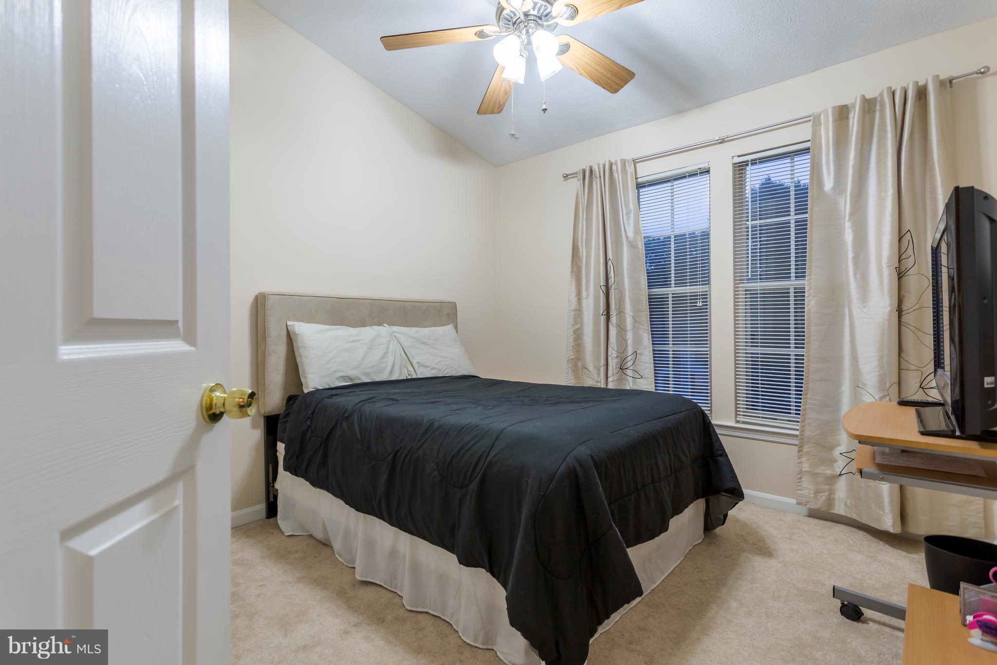 CONSTANT FRIENDSHIP - Residential