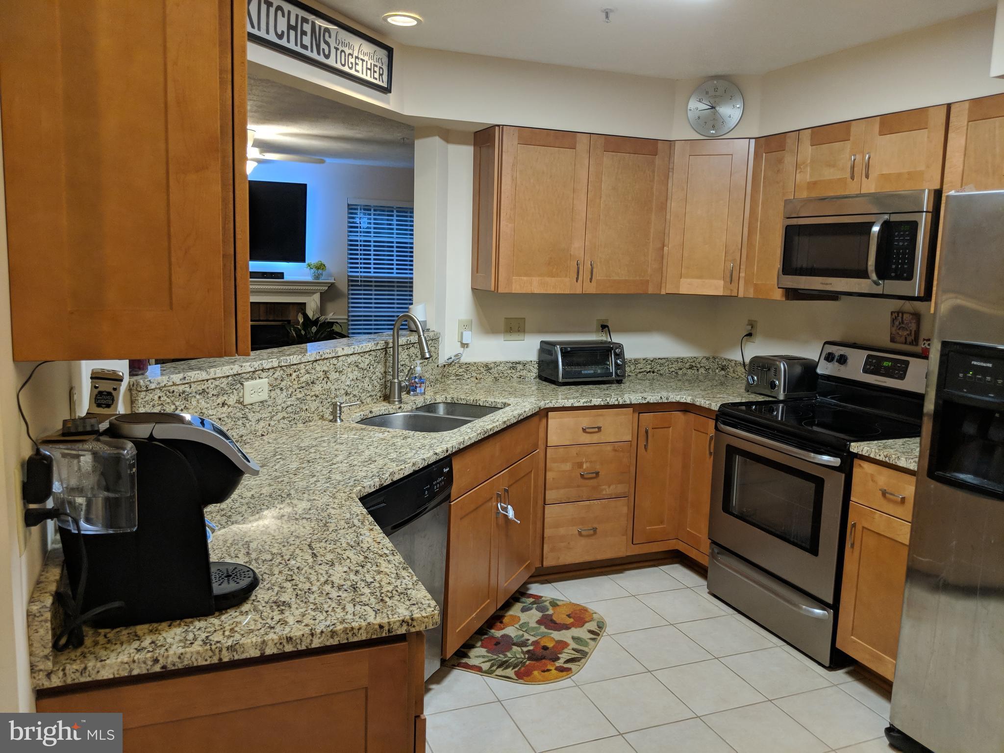 CONSTANT FRIENDSHIP - Residential