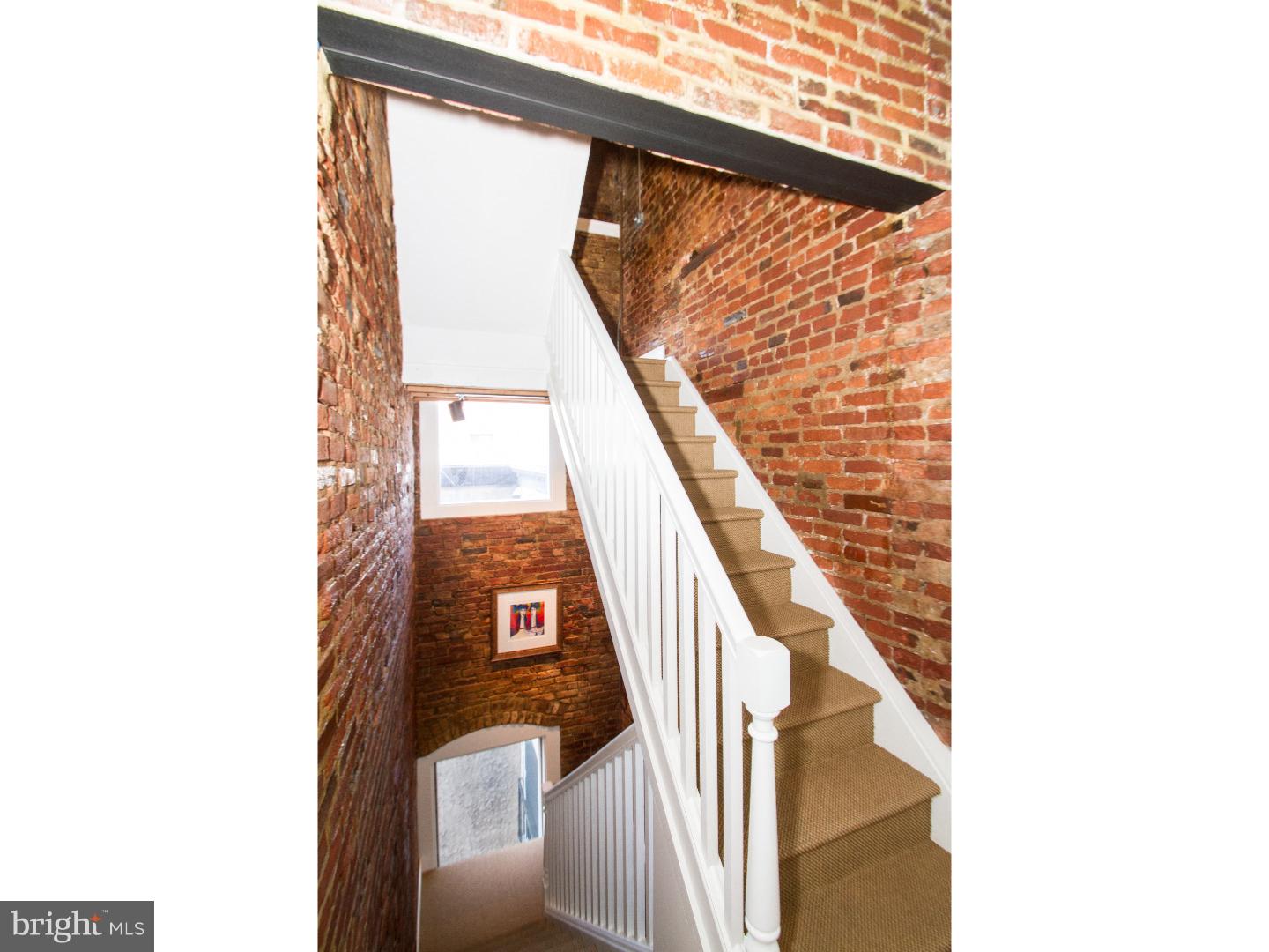 QUEEN VILLAGE - Residential