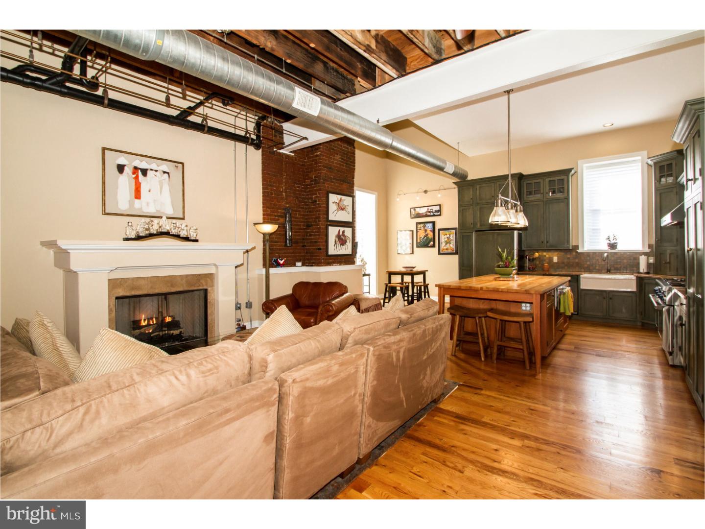 QUEEN VILLAGE - Residential