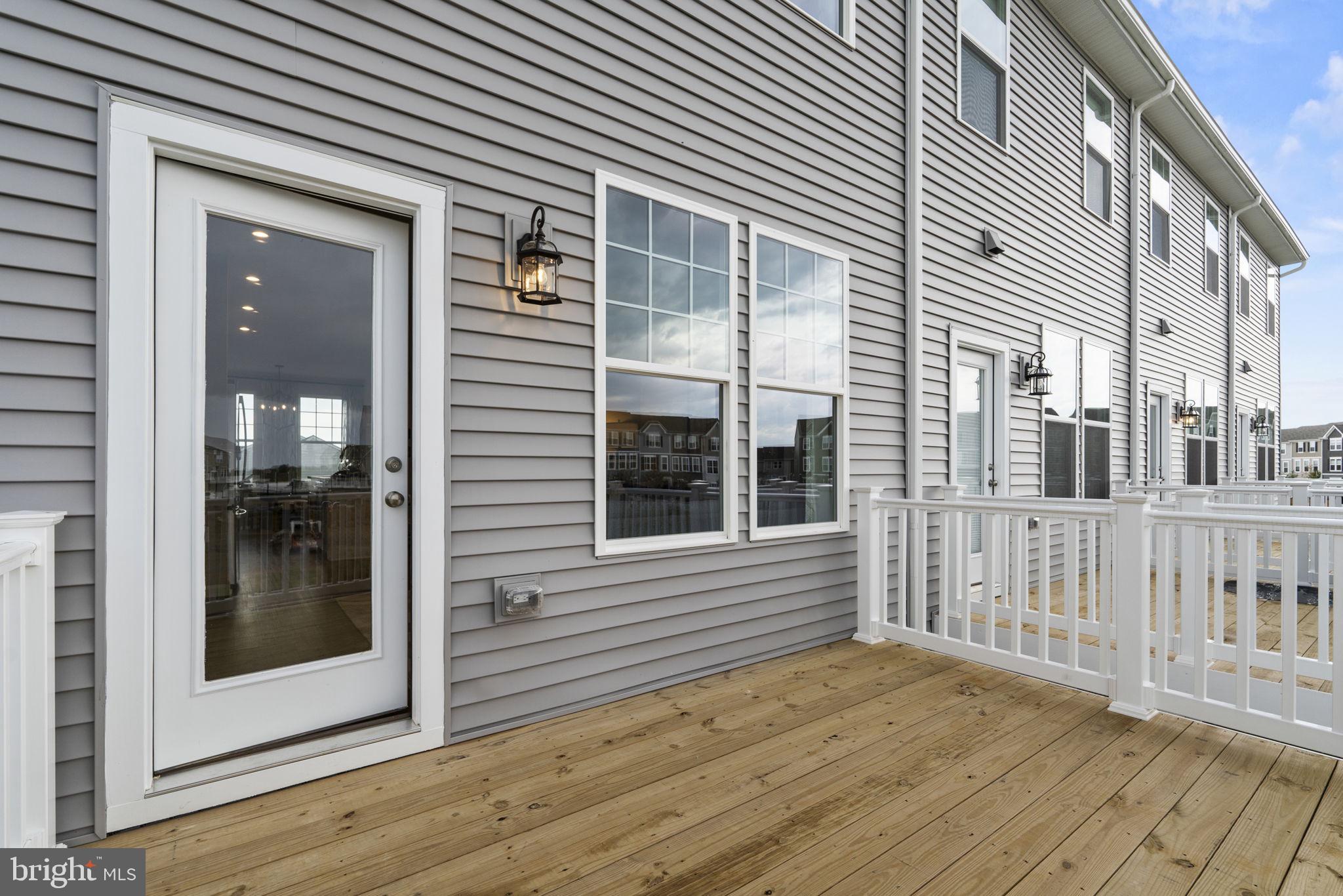 PRESIDENTS POINTE - Residential