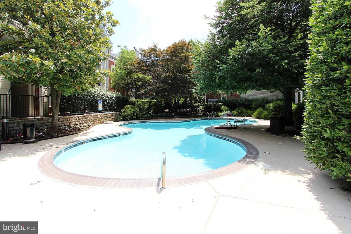 POINTE AT PARK CENTER - Residential