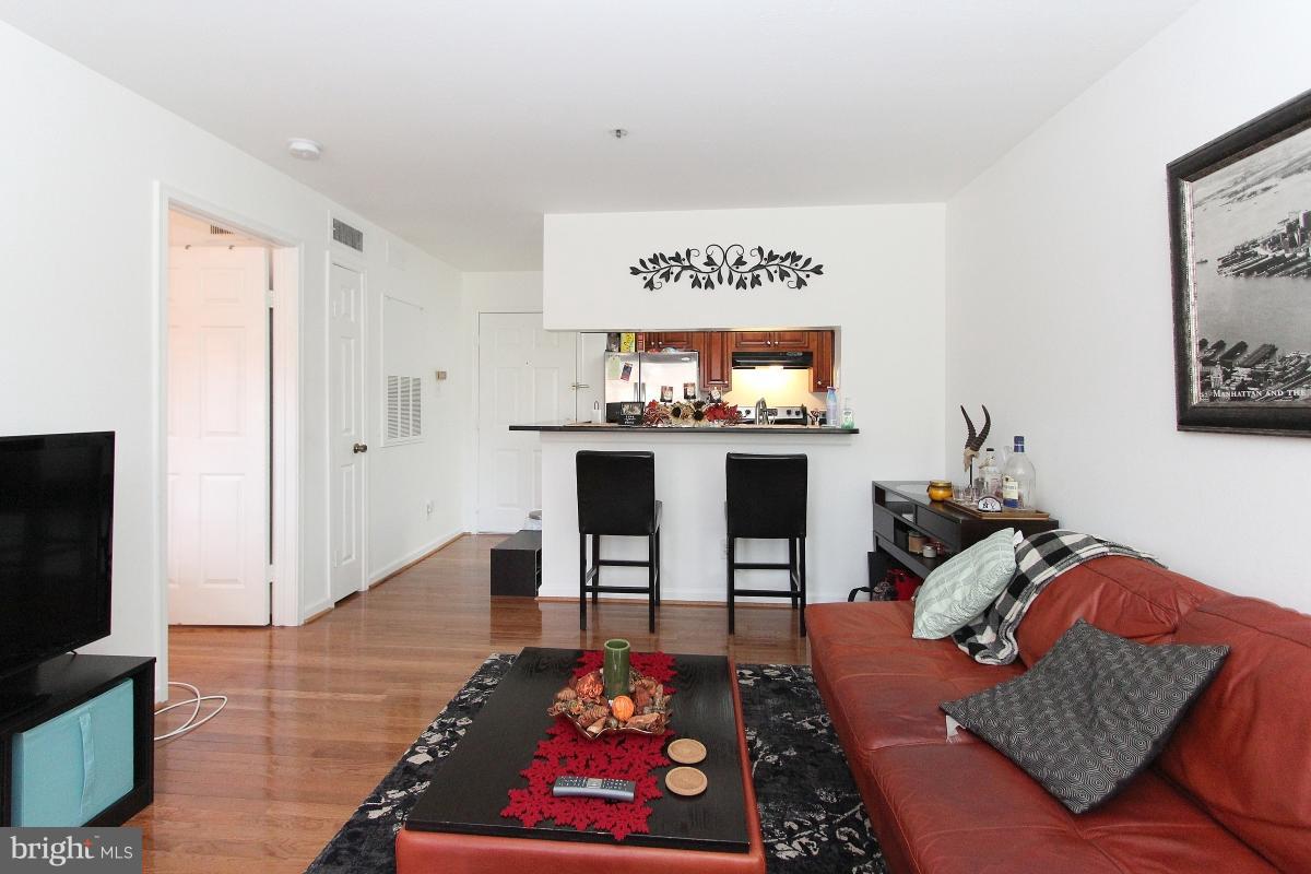 POINTE AT PARK CENTER - Residential