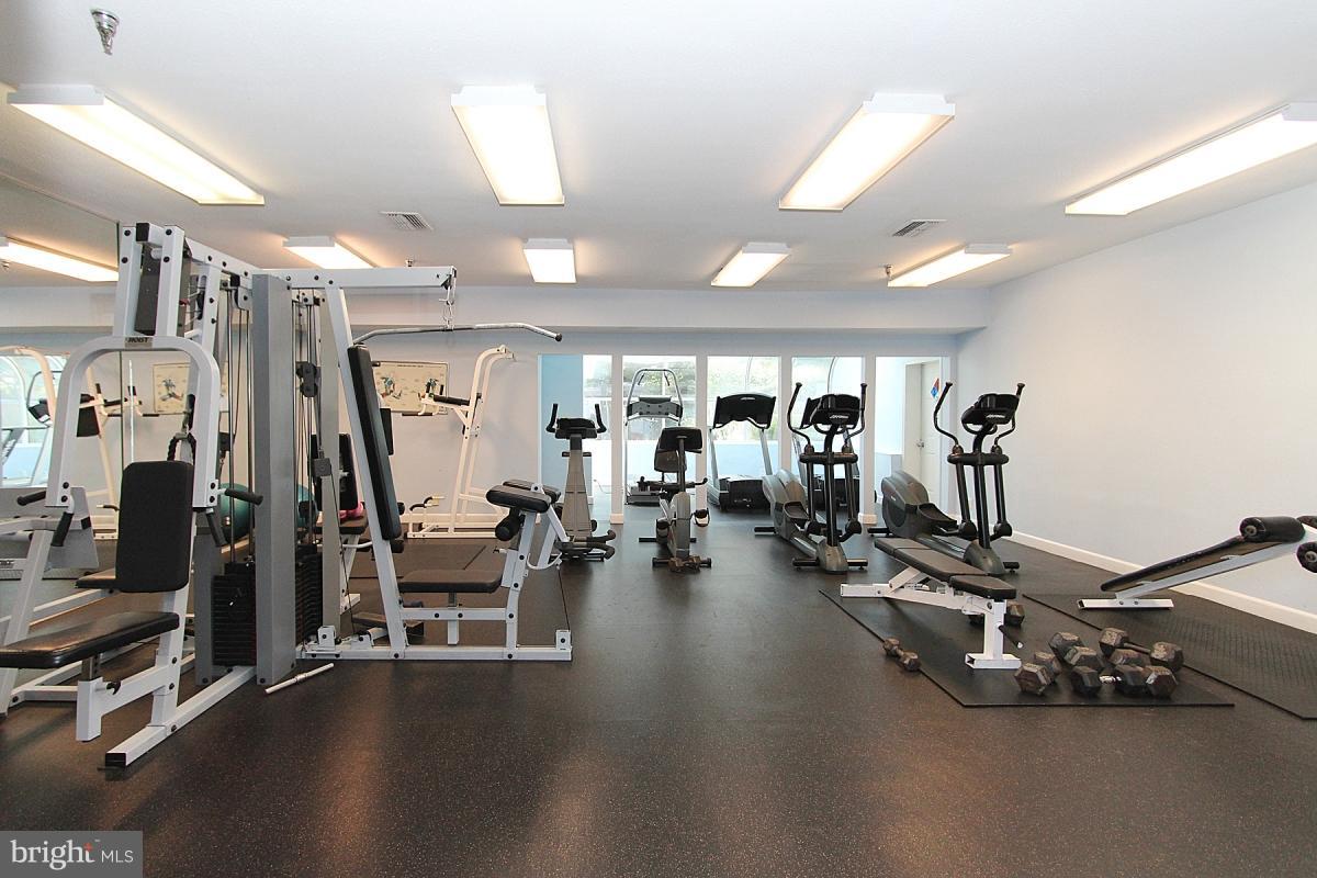 POINTE AT PARK CENTER - Residential