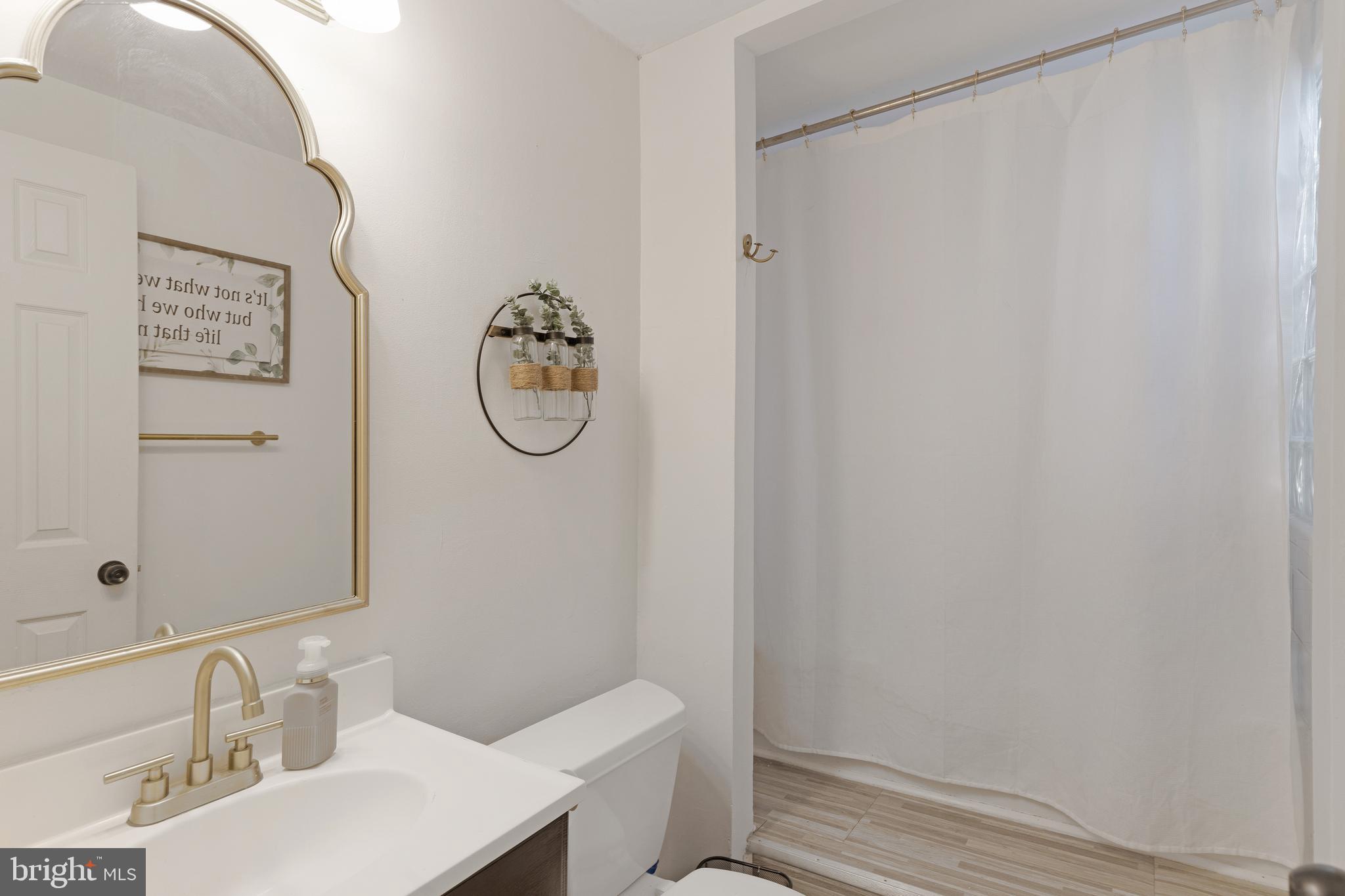 CROFTON MEADOWS - Residential