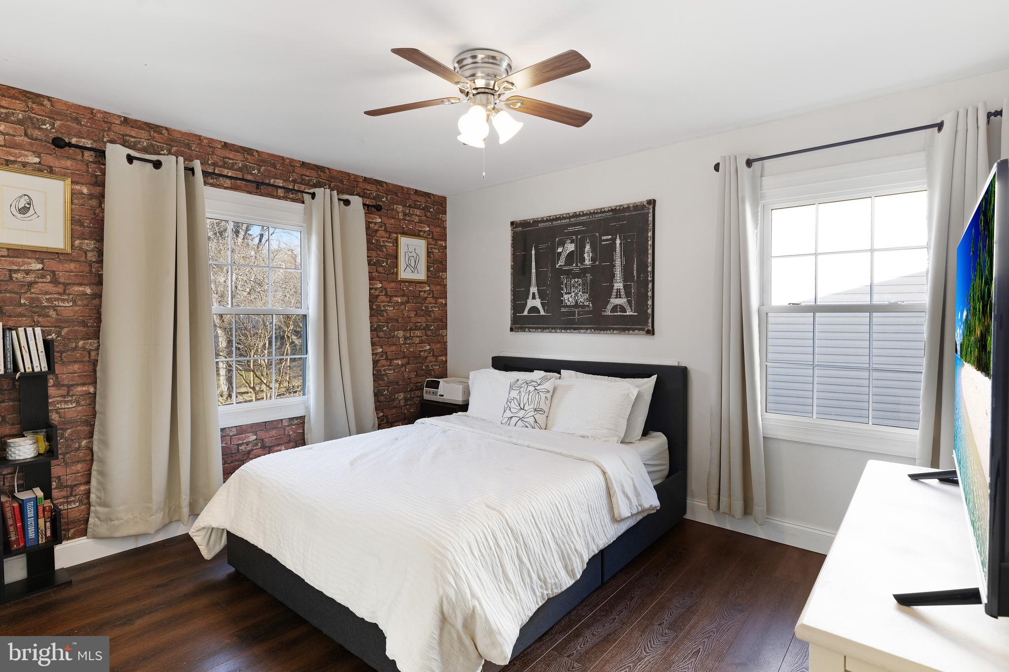 CROFTON MEADOWS - Residential