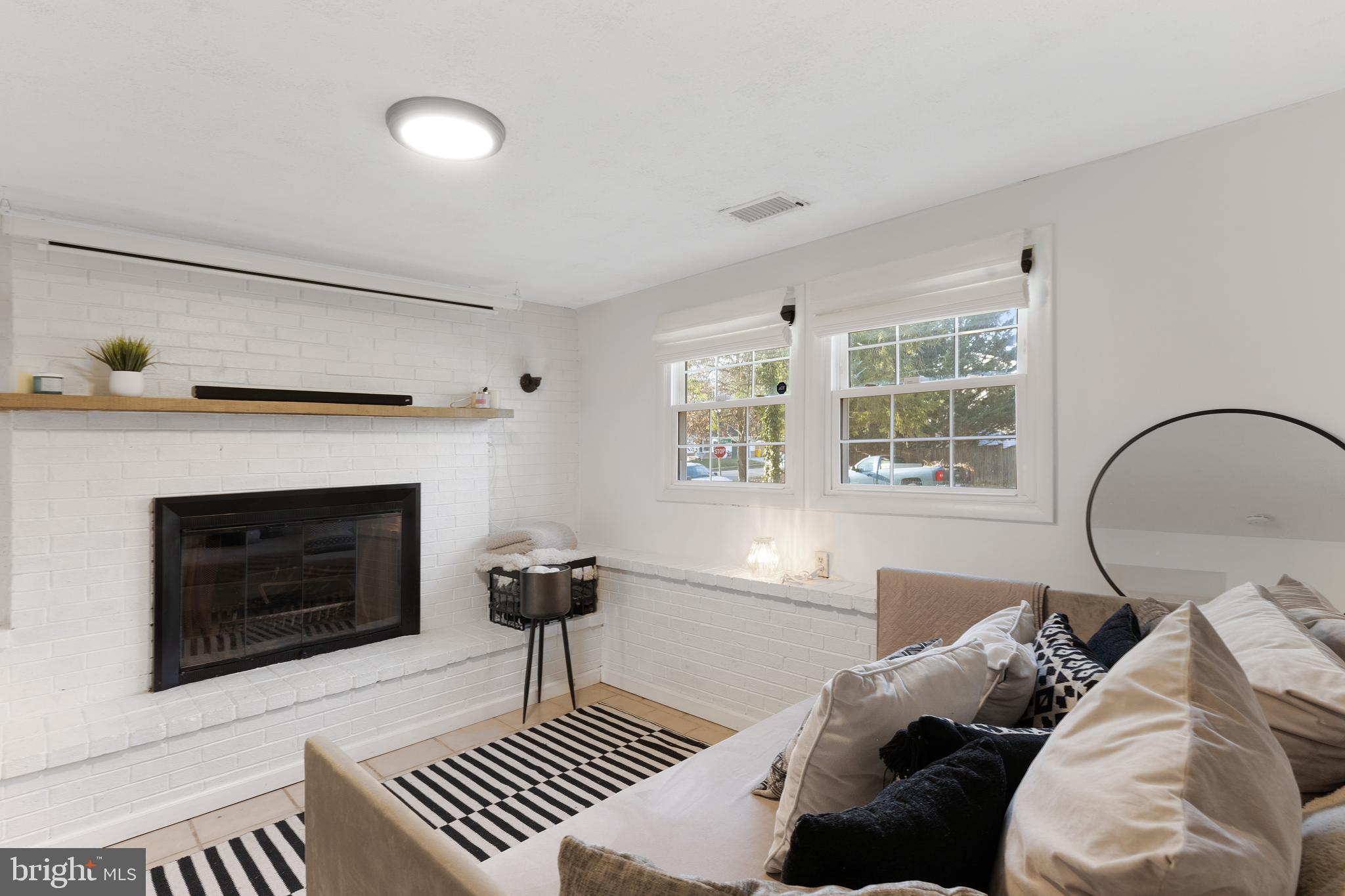 CROFTON MEADOWS - Residential