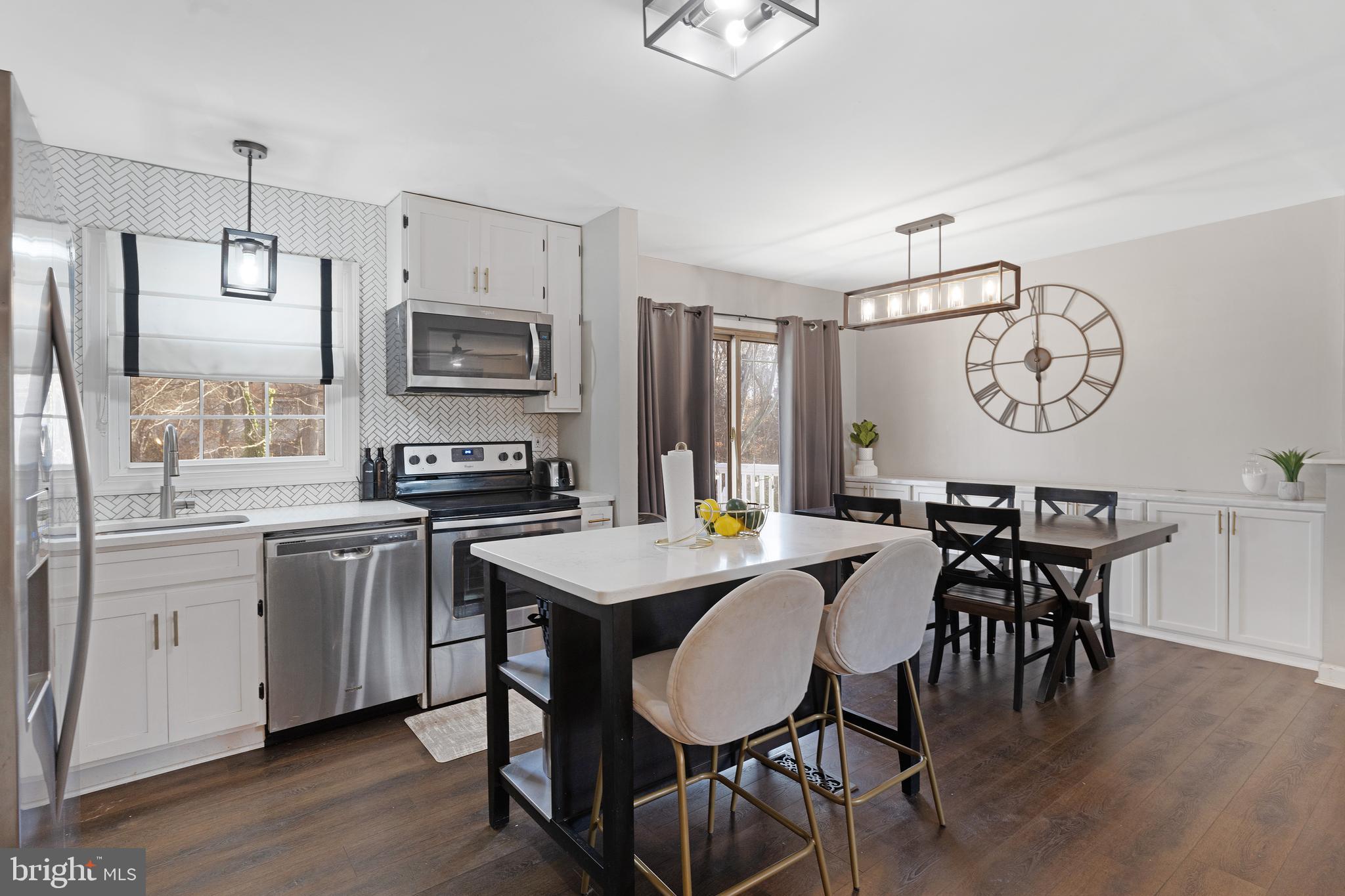 CROFTON MEADOWS - Residential