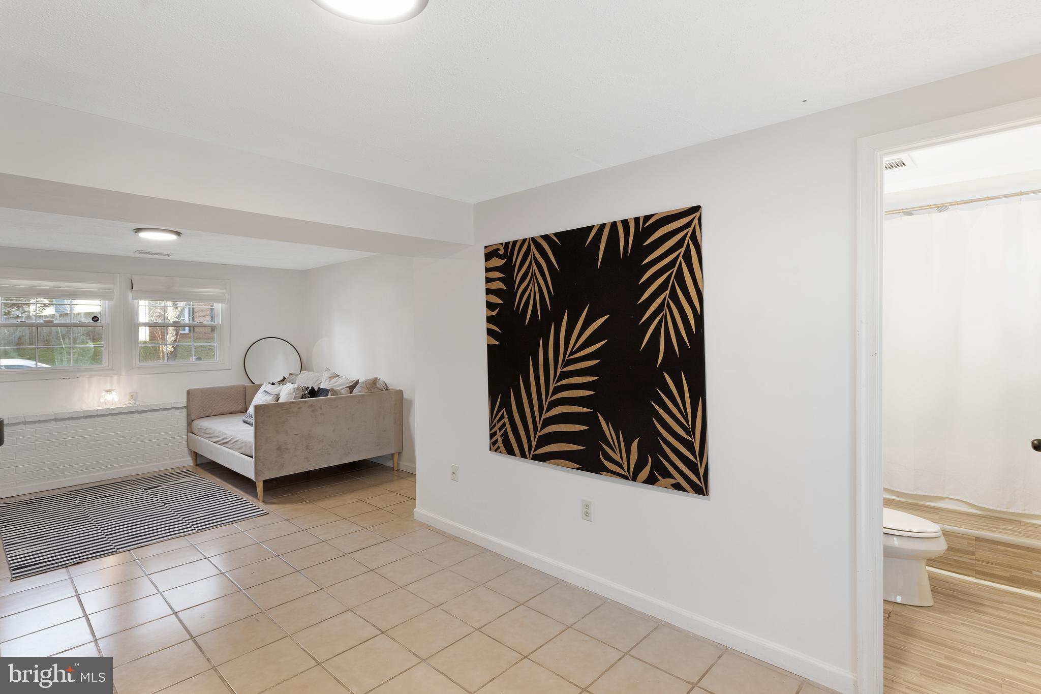 CROFTON MEADOWS - Residential