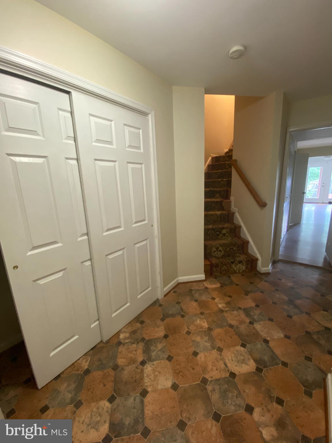 COUNTY GREEN - Residential Lease