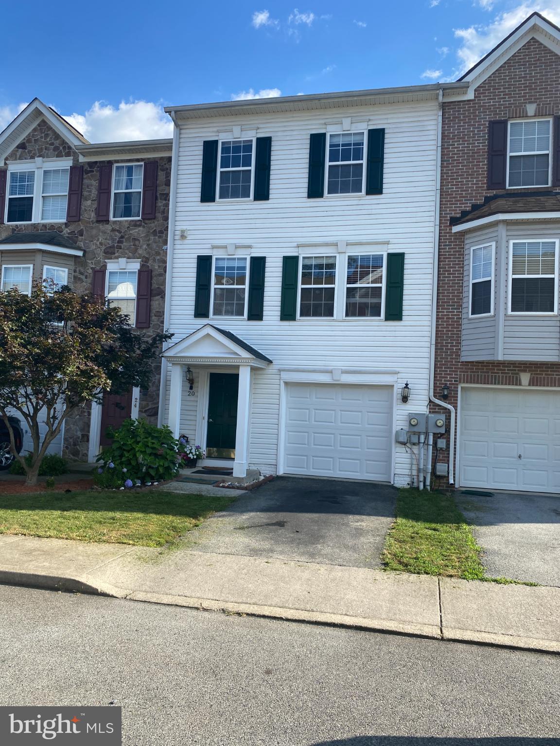 COUNTY GREEN - Residential Lease