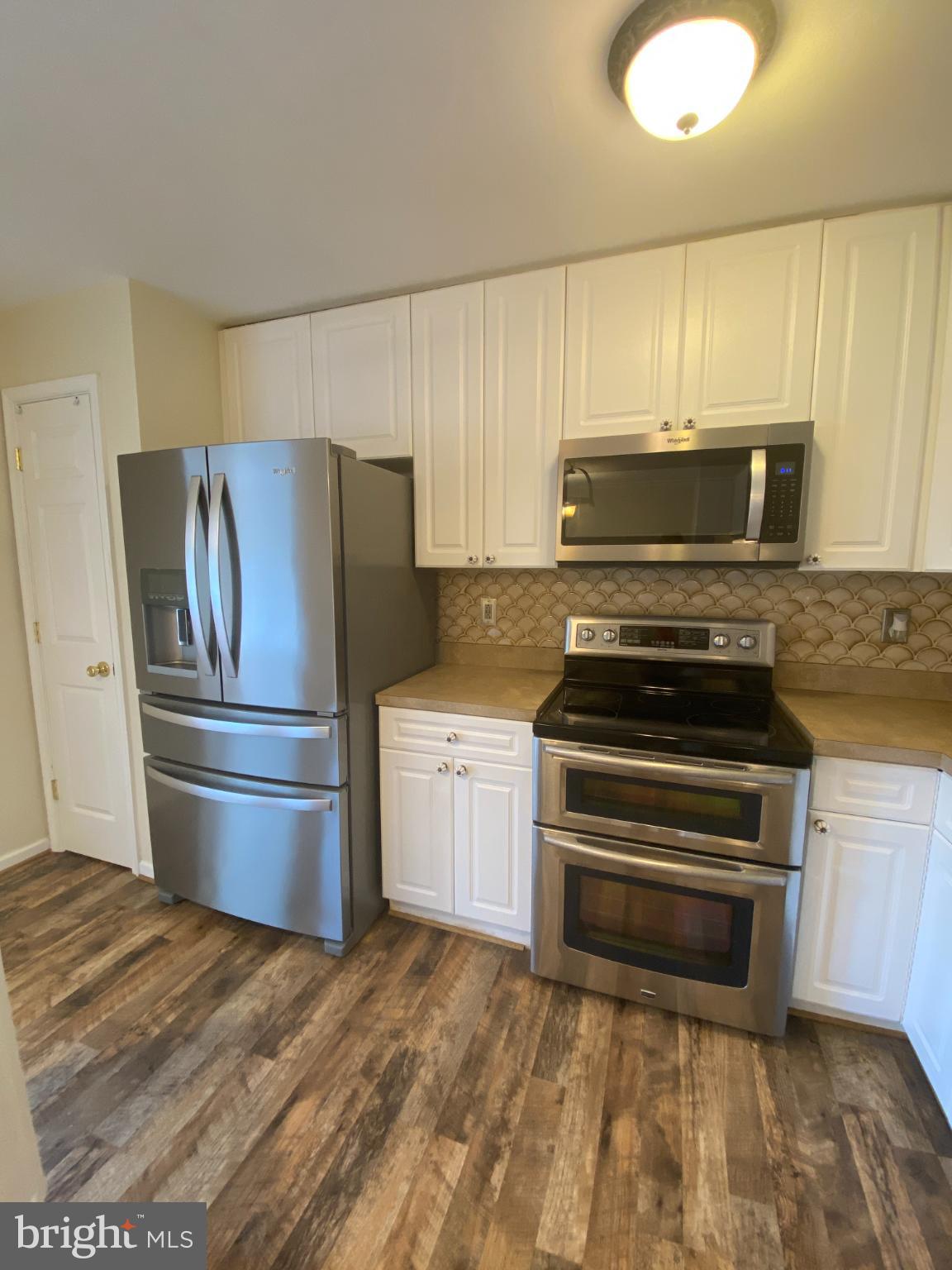 COUNTY GREEN - Residential Lease