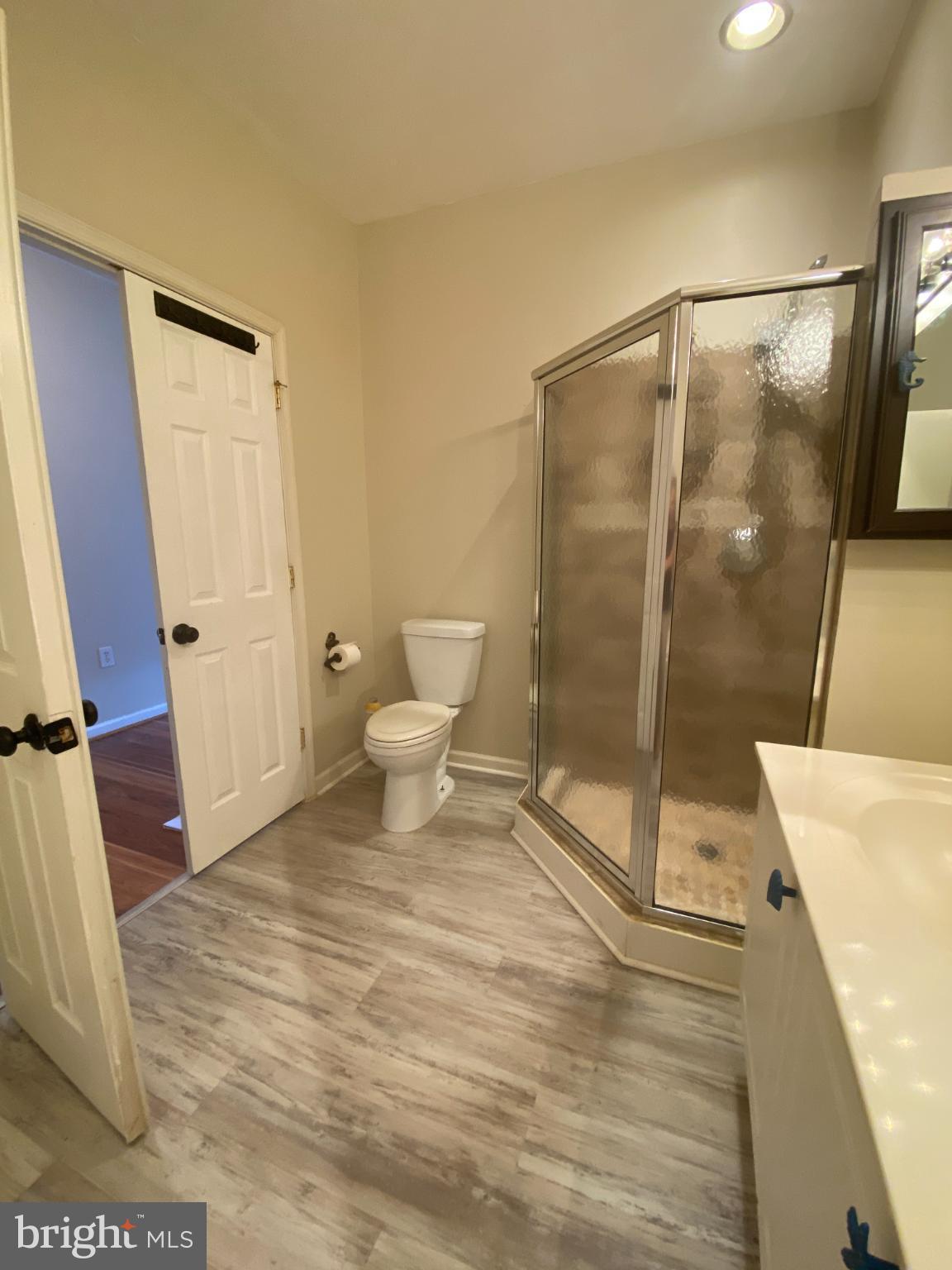 COUNTY GREEN - Residential Lease