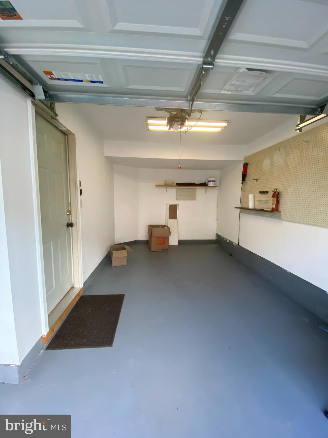 COUNTY GREEN - Residential Lease