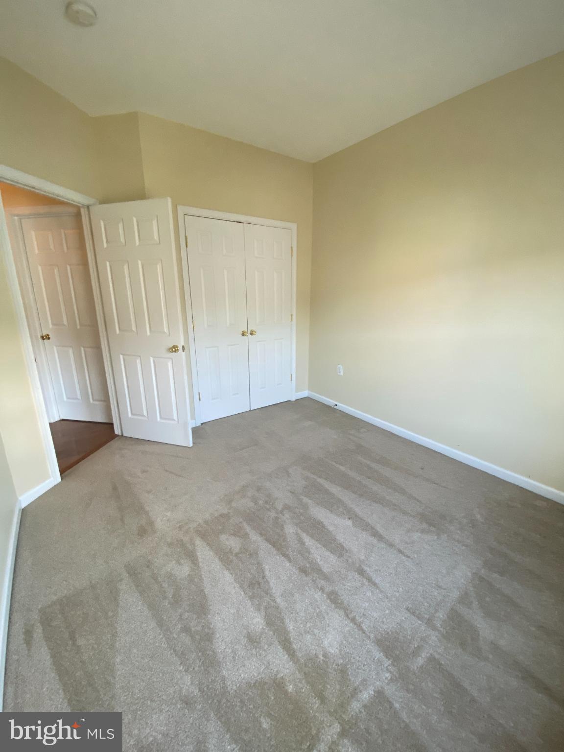 COUNTY GREEN - Residential Lease