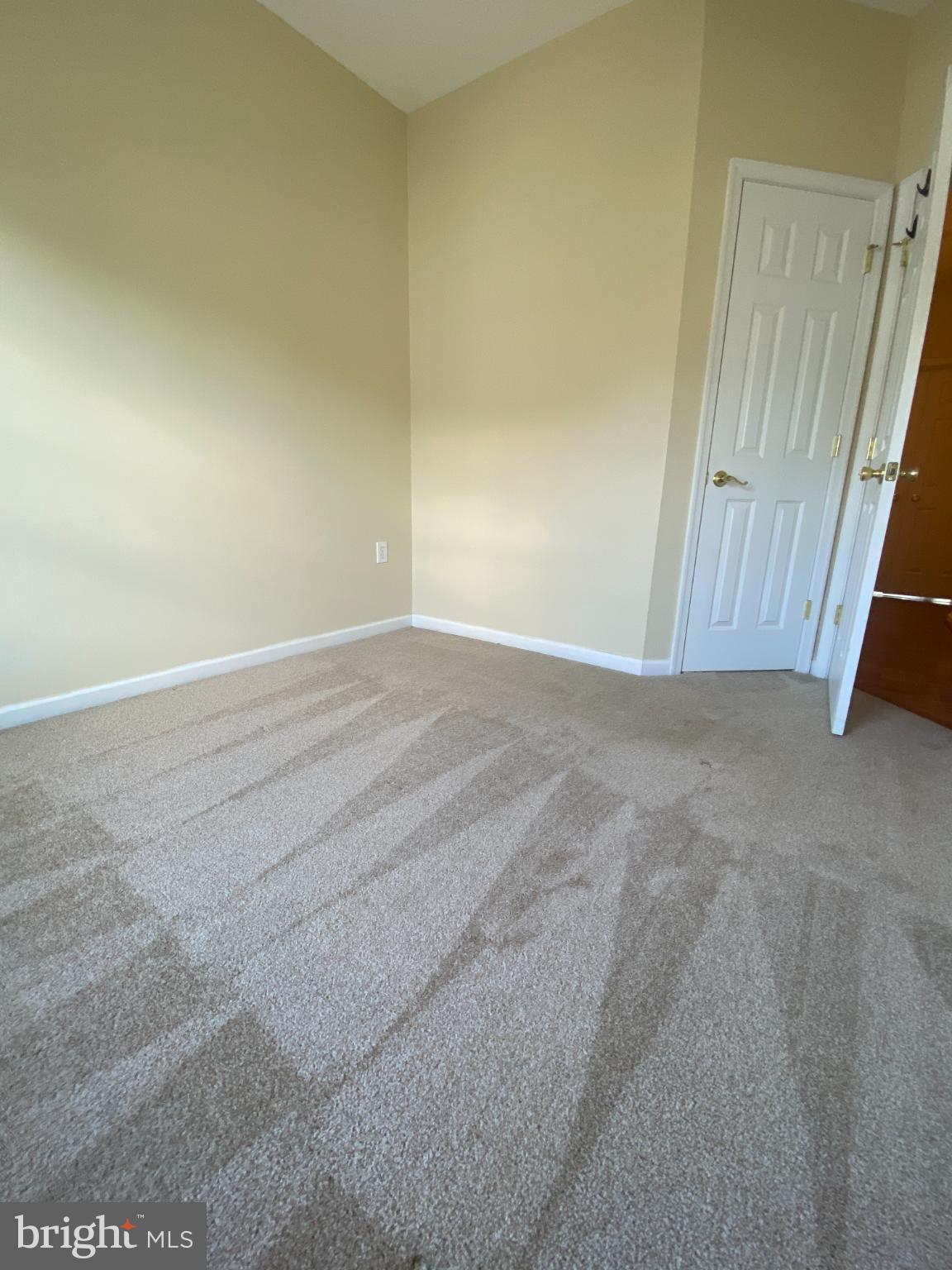 COUNTY GREEN - Residential Lease