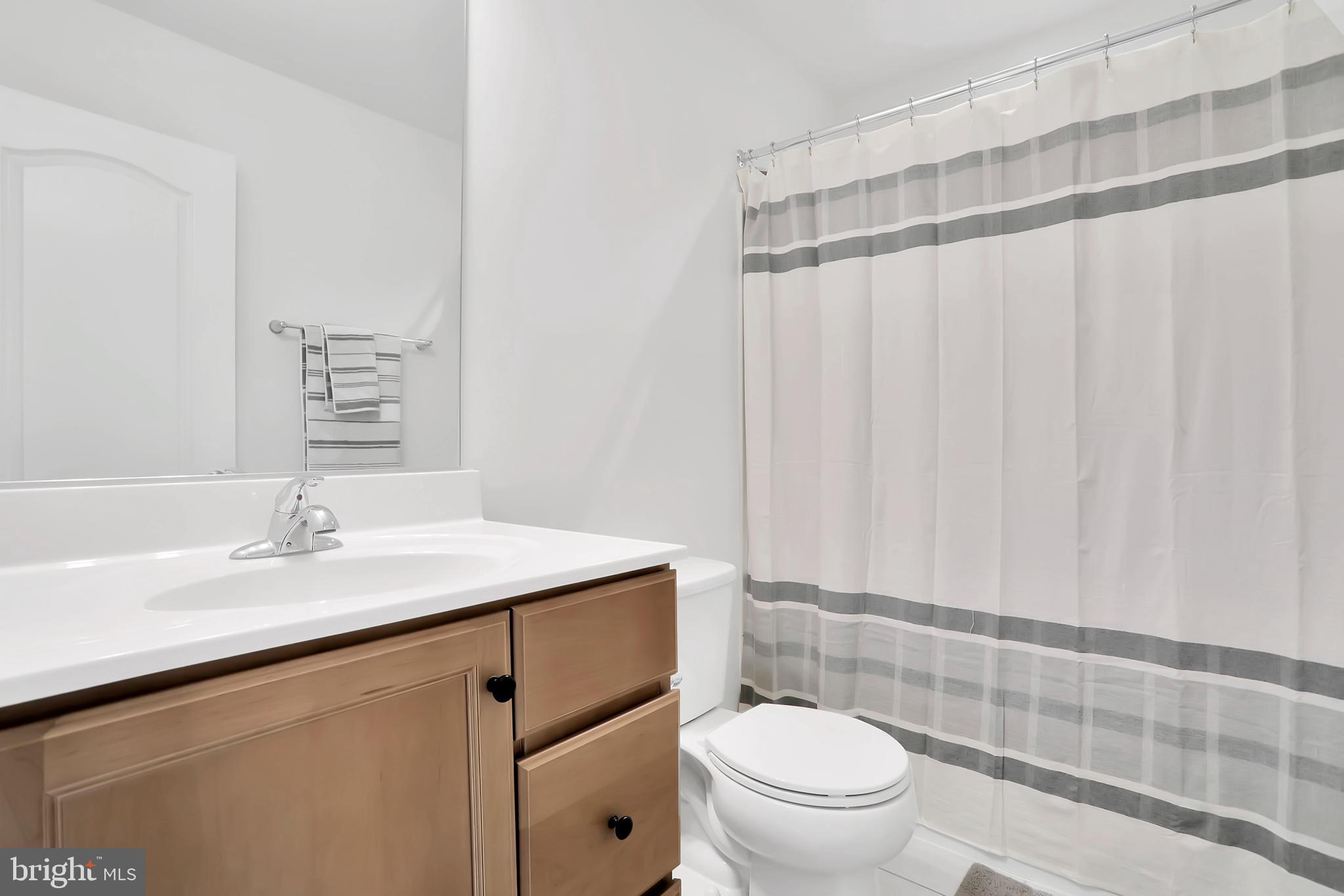 OVERLOOK AT RIVERSIDE TOWNHOMES - Residential