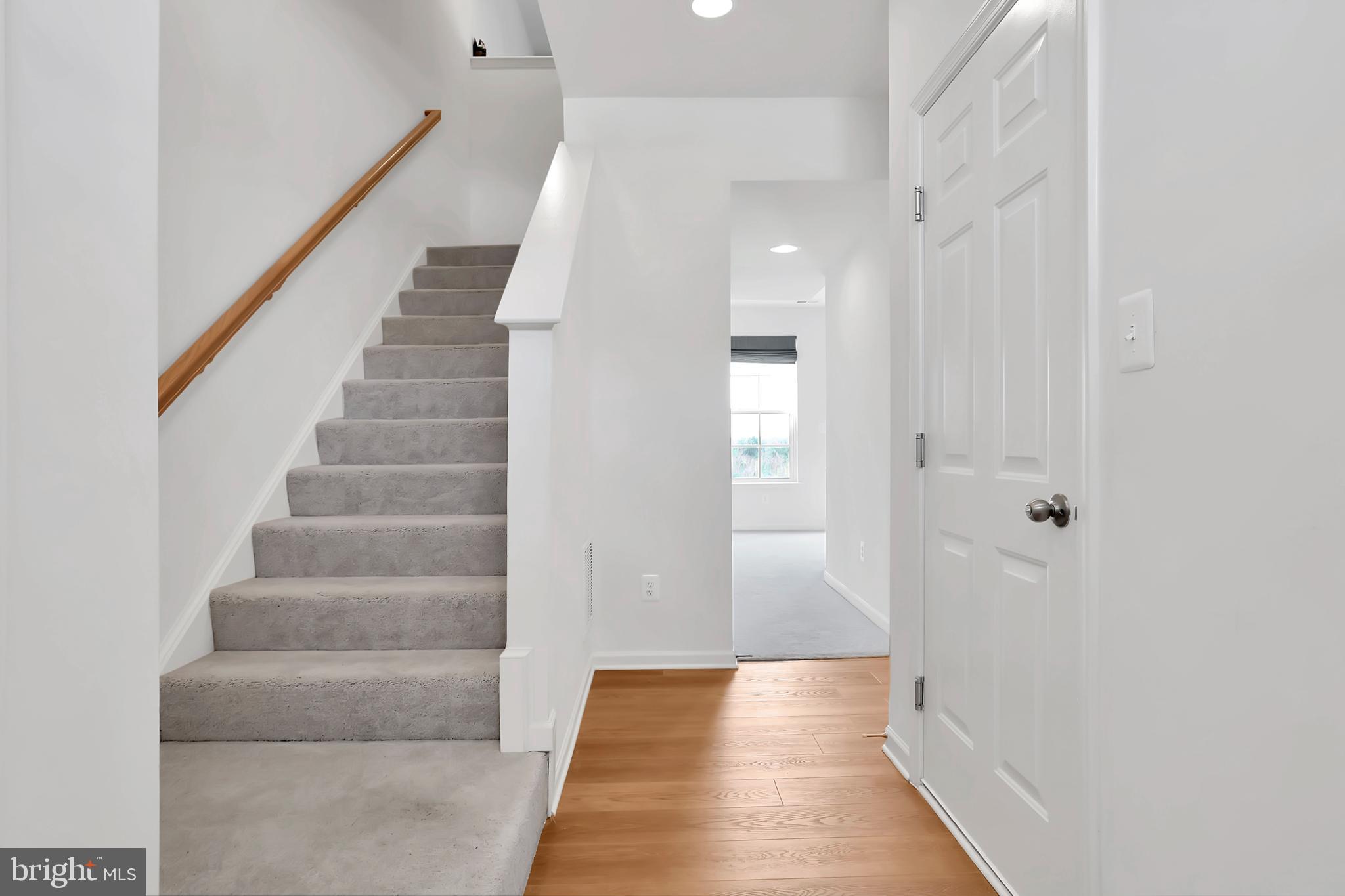 OVERLOOK AT RIVERSIDE TOWNHOMES - Residential