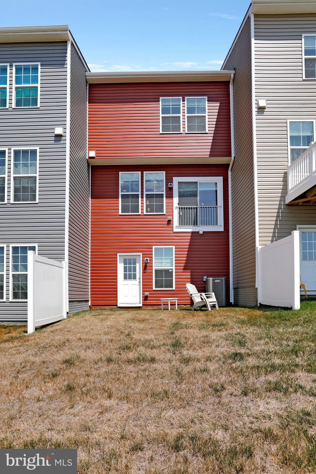 OVERLOOK AT RIVERSIDE TOWNHOMES - Residential