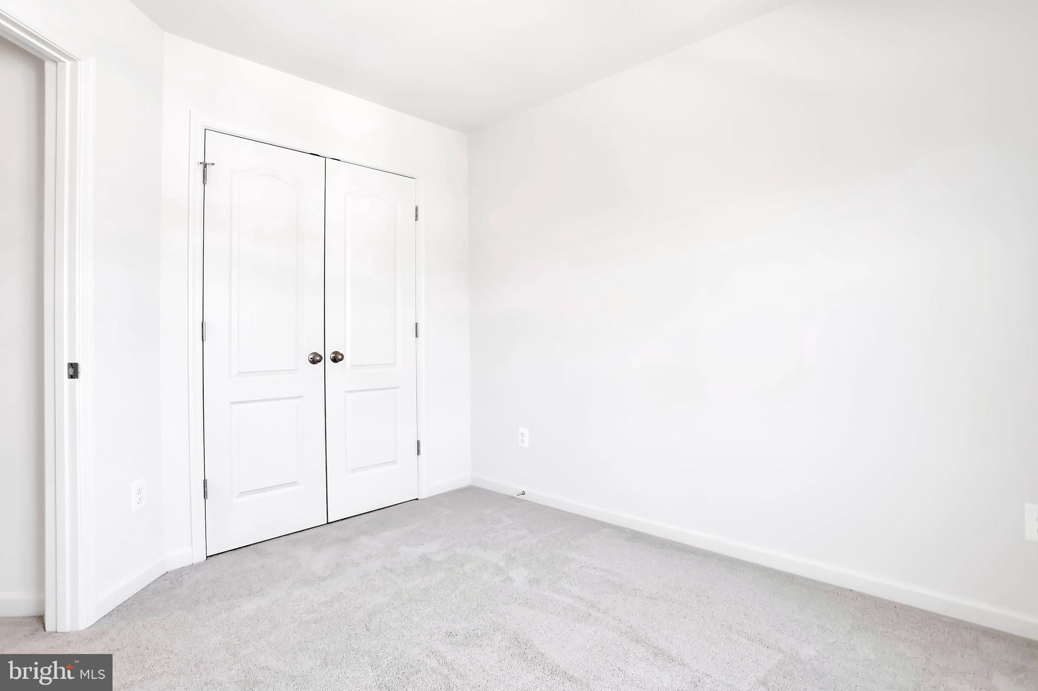 OVERLOOK AT RIVERSIDE TOWNHOMES - Residential