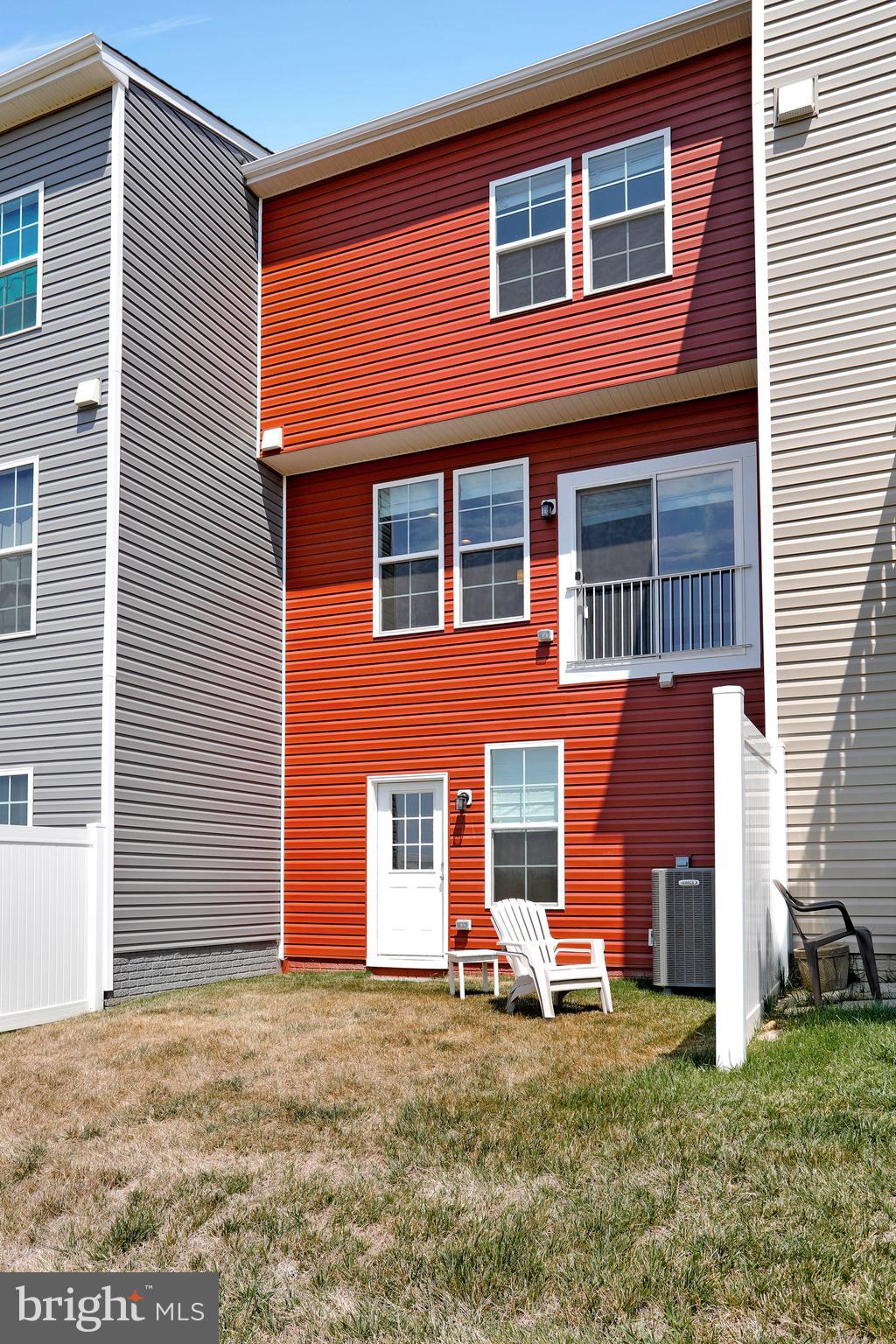 OVERLOOK AT RIVERSIDE TOWNHOMES - Residential