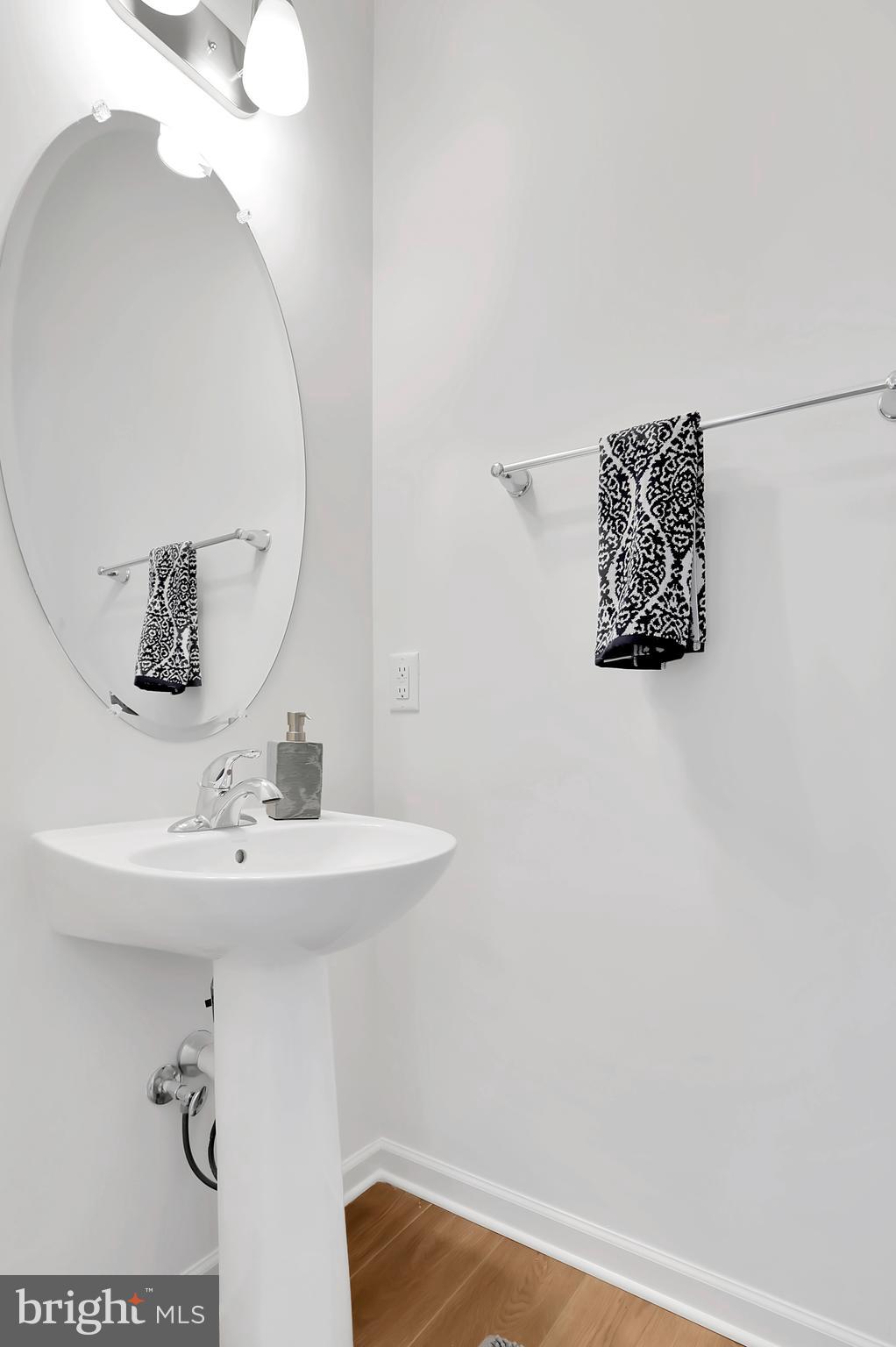 OVERLOOK AT RIVERSIDE TOWNHOMES - Residential