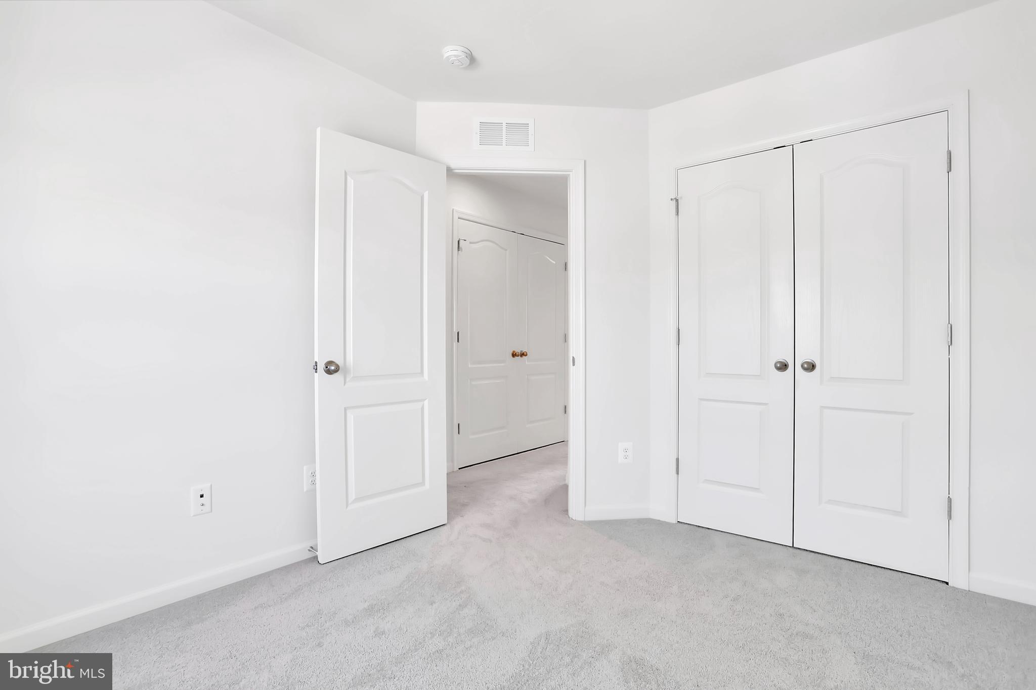 OVERLOOK AT RIVERSIDE TOWNHOMES - Residential