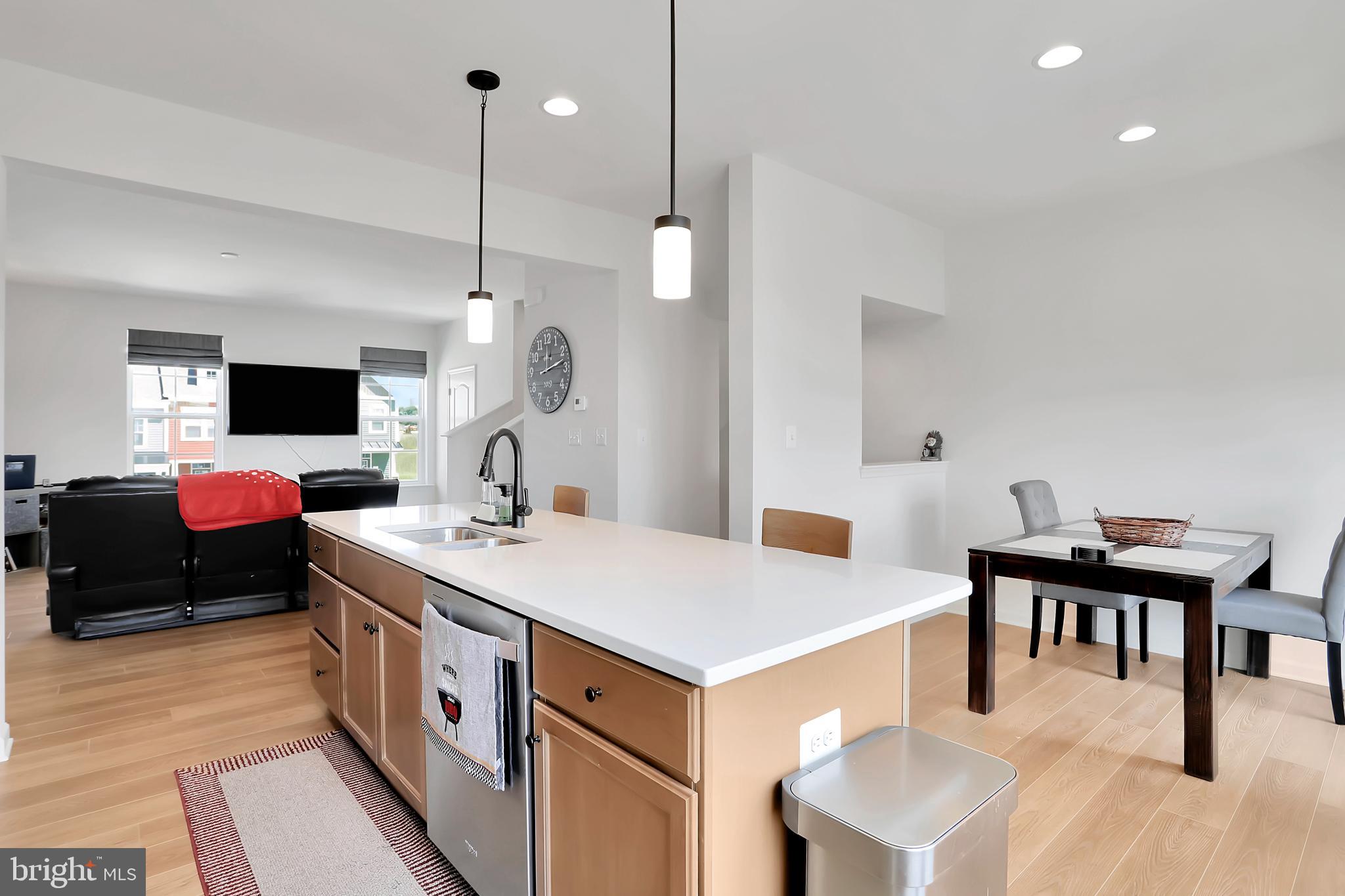 OVERLOOK AT RIVERSIDE TOWNHOMES - Residential