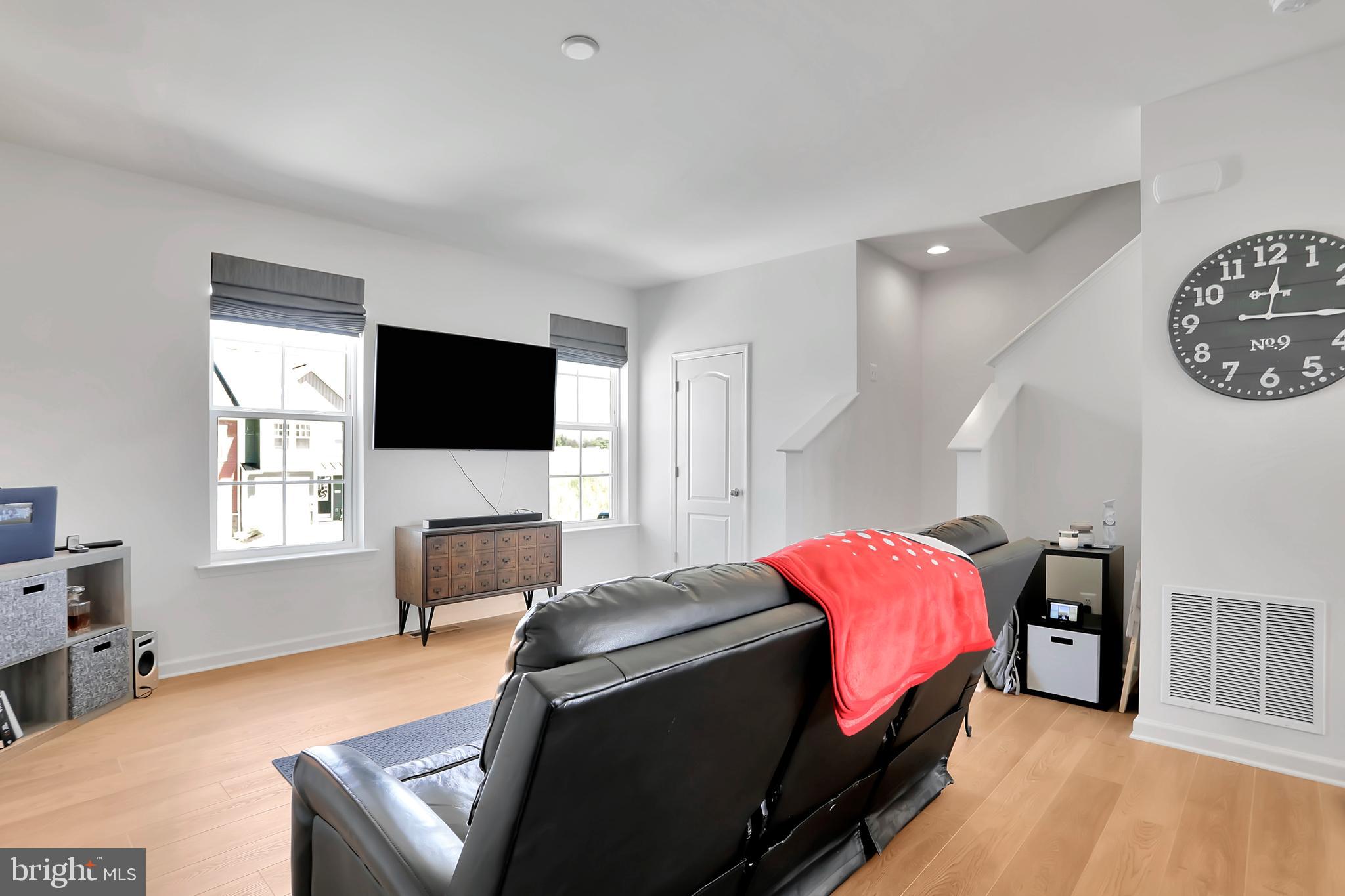 OVERLOOK AT RIVERSIDE TOWNHOMES - Residential