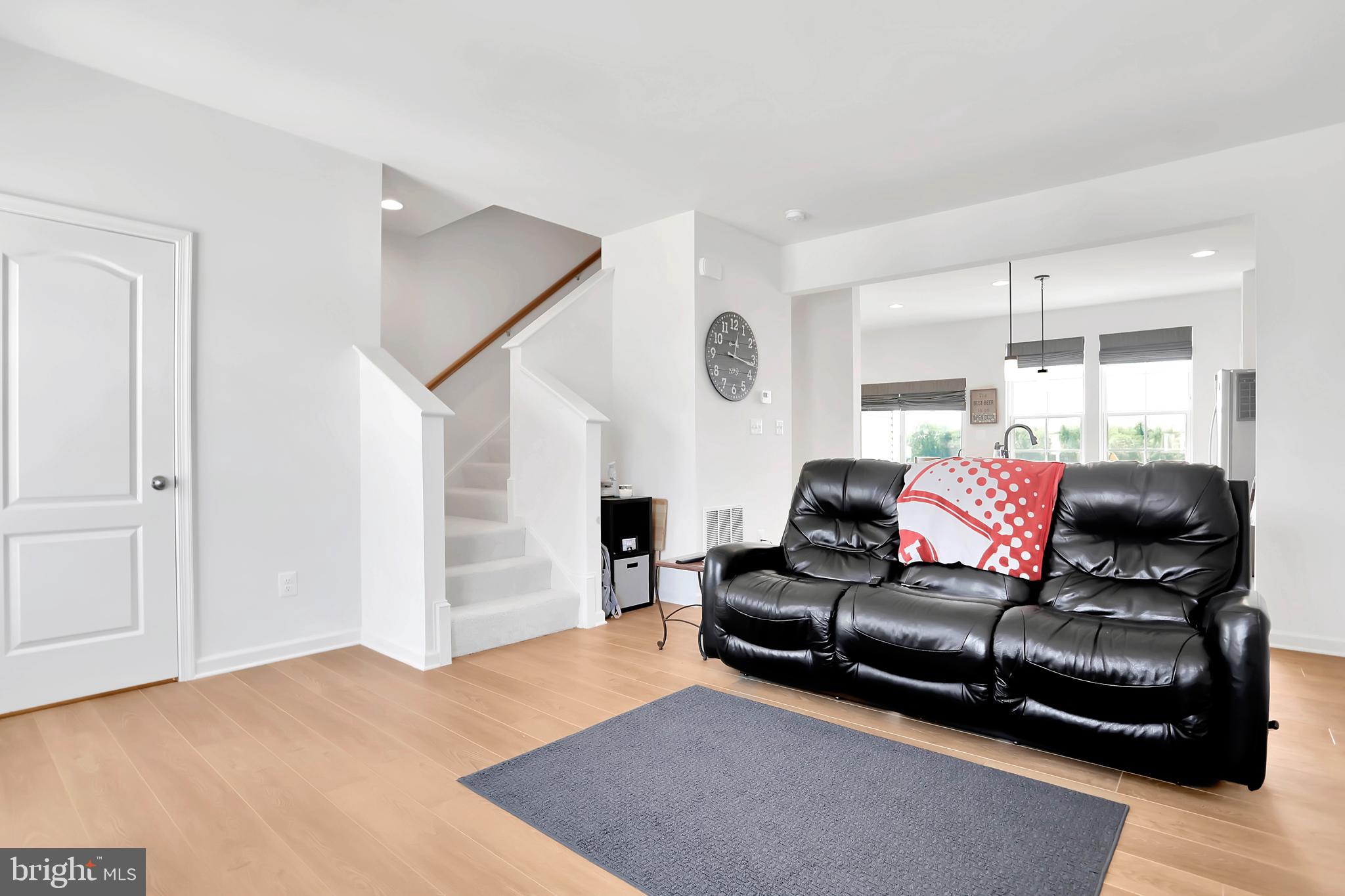 OVERLOOK AT RIVERSIDE TOWNHOMES - Residential