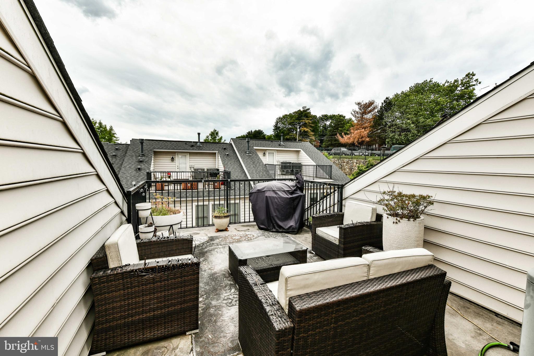 SHIRLINGTON CREST - Residential Lease