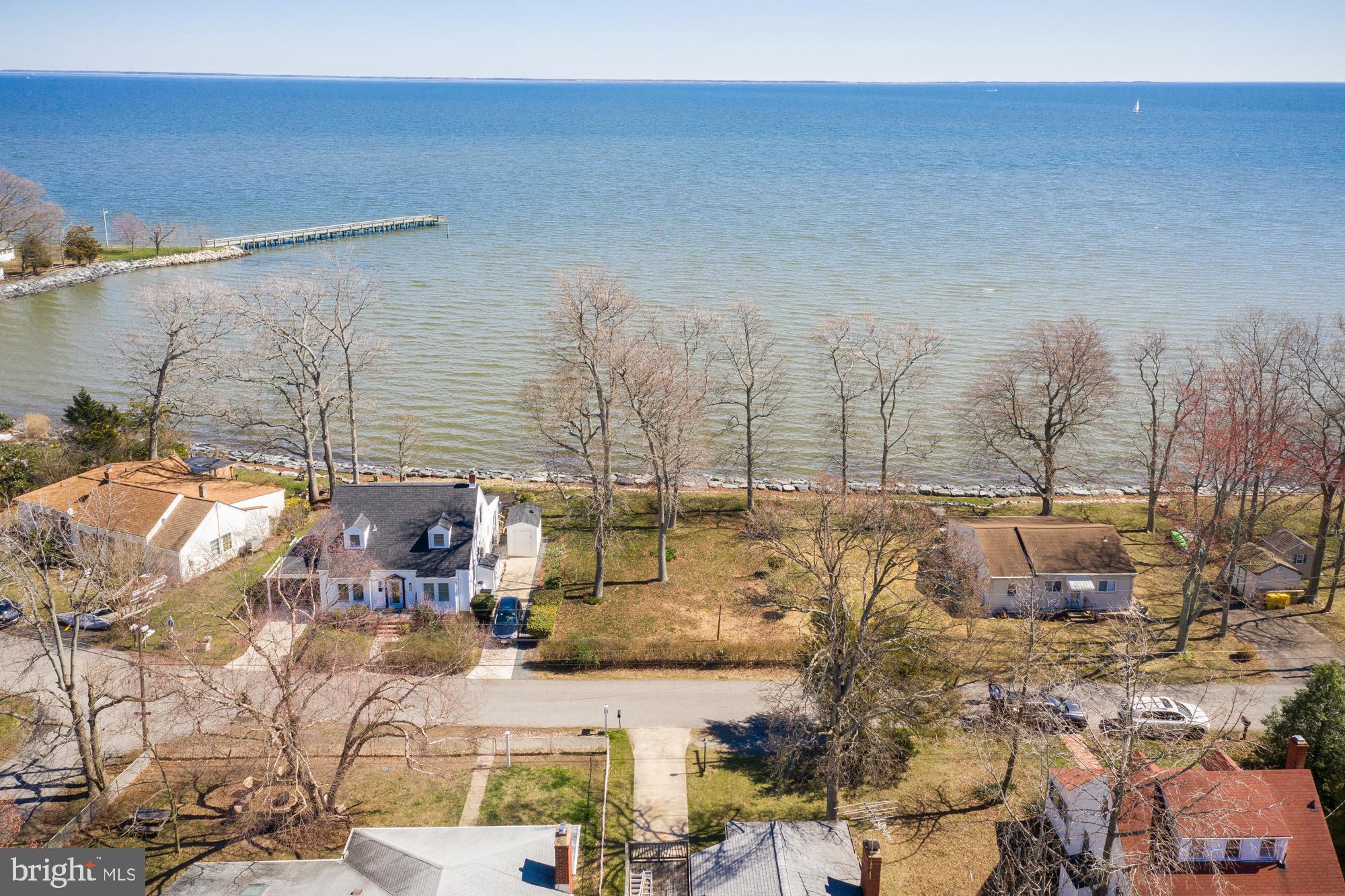 COLUMBIA BEACH - Land