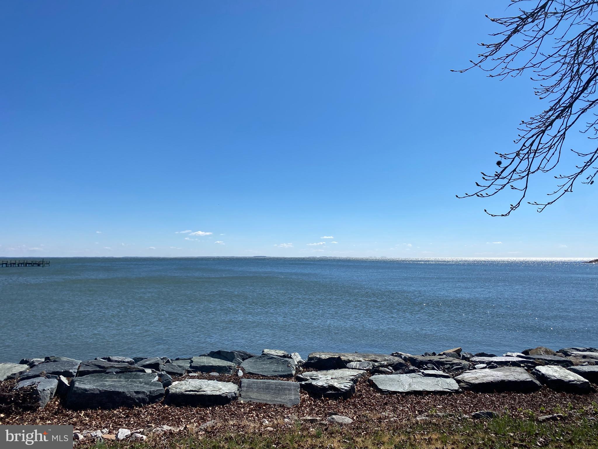 COLUMBIA BEACH - Land