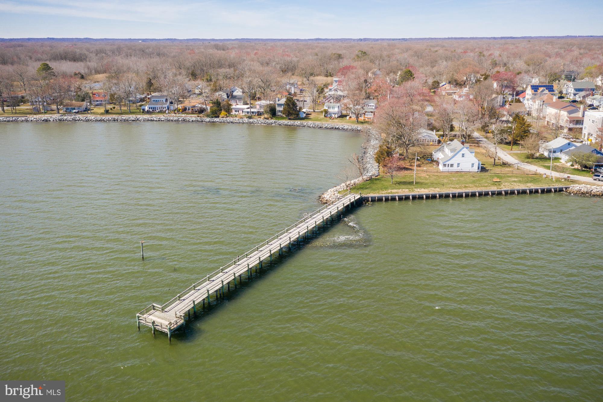 COLUMBIA BEACH - Land