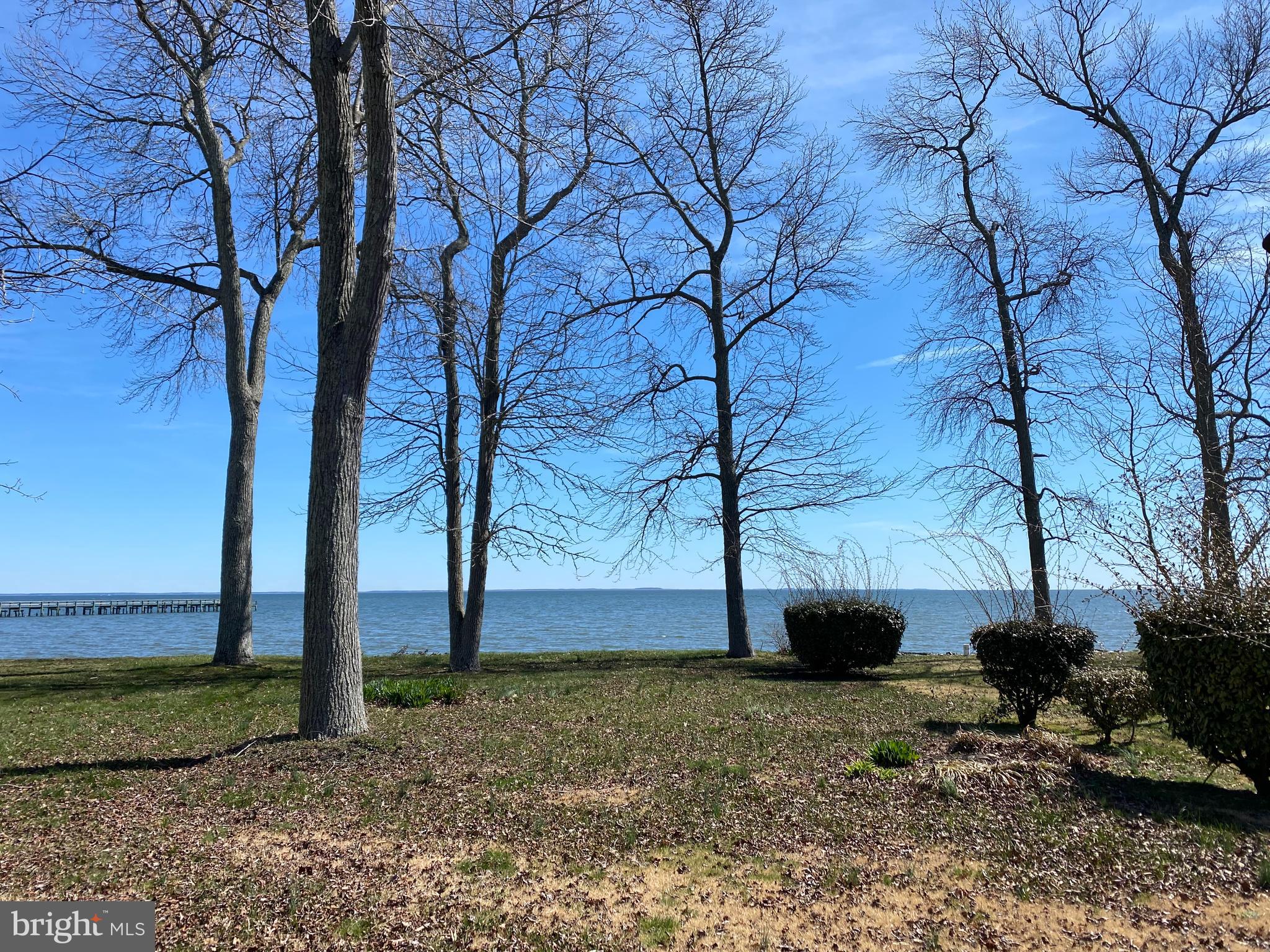 COLUMBIA BEACH - Land