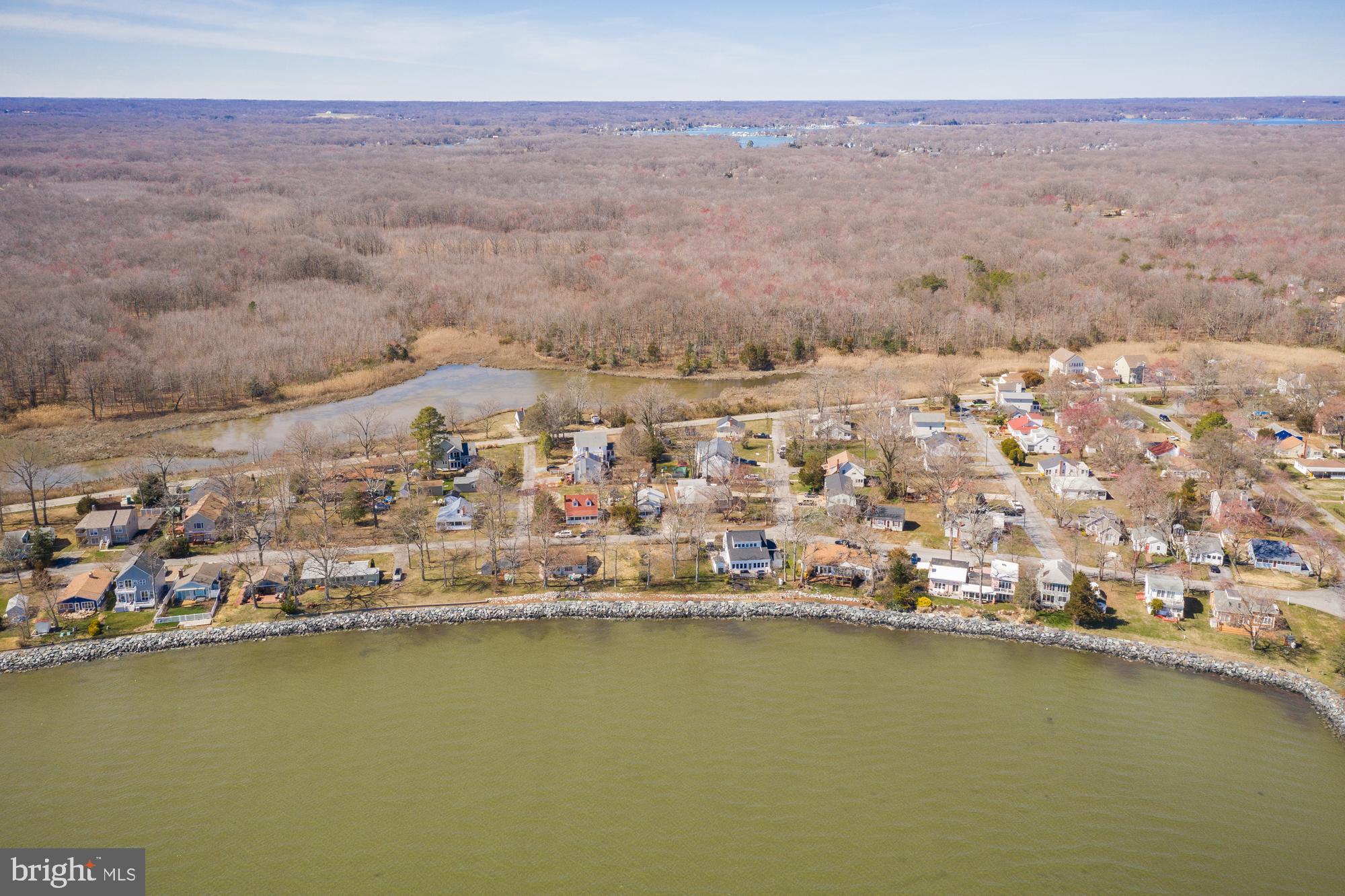 COLUMBIA BEACH - Land