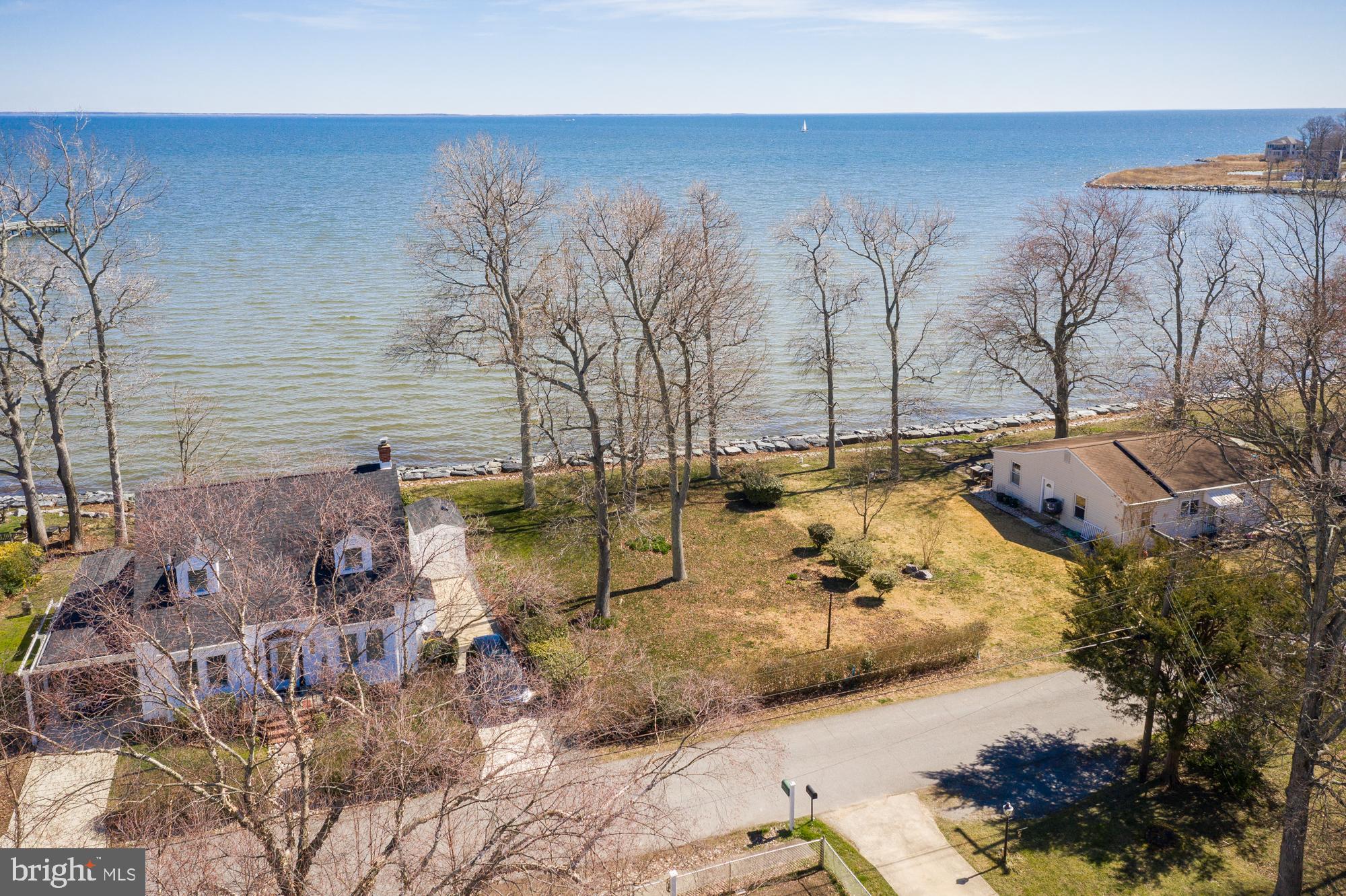 COLUMBIA BEACH - Land