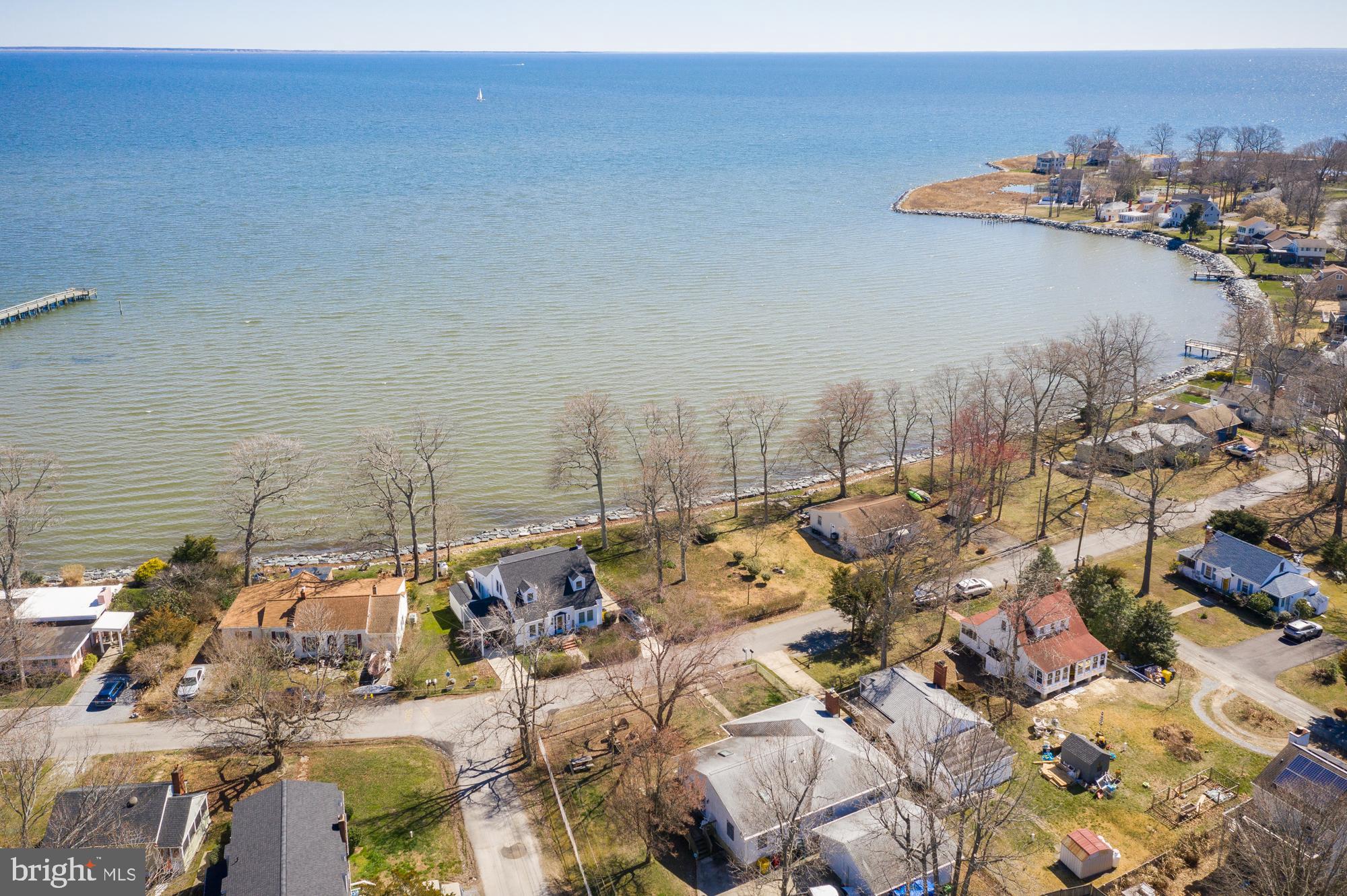 COLUMBIA BEACH - Land