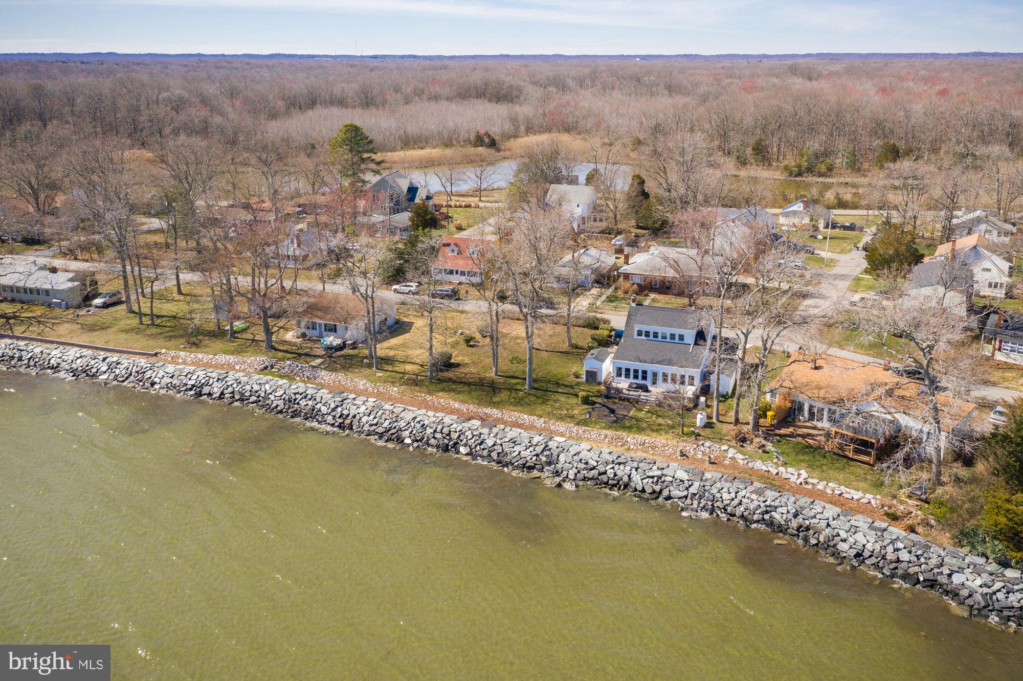 COLUMBIA BEACH - Land