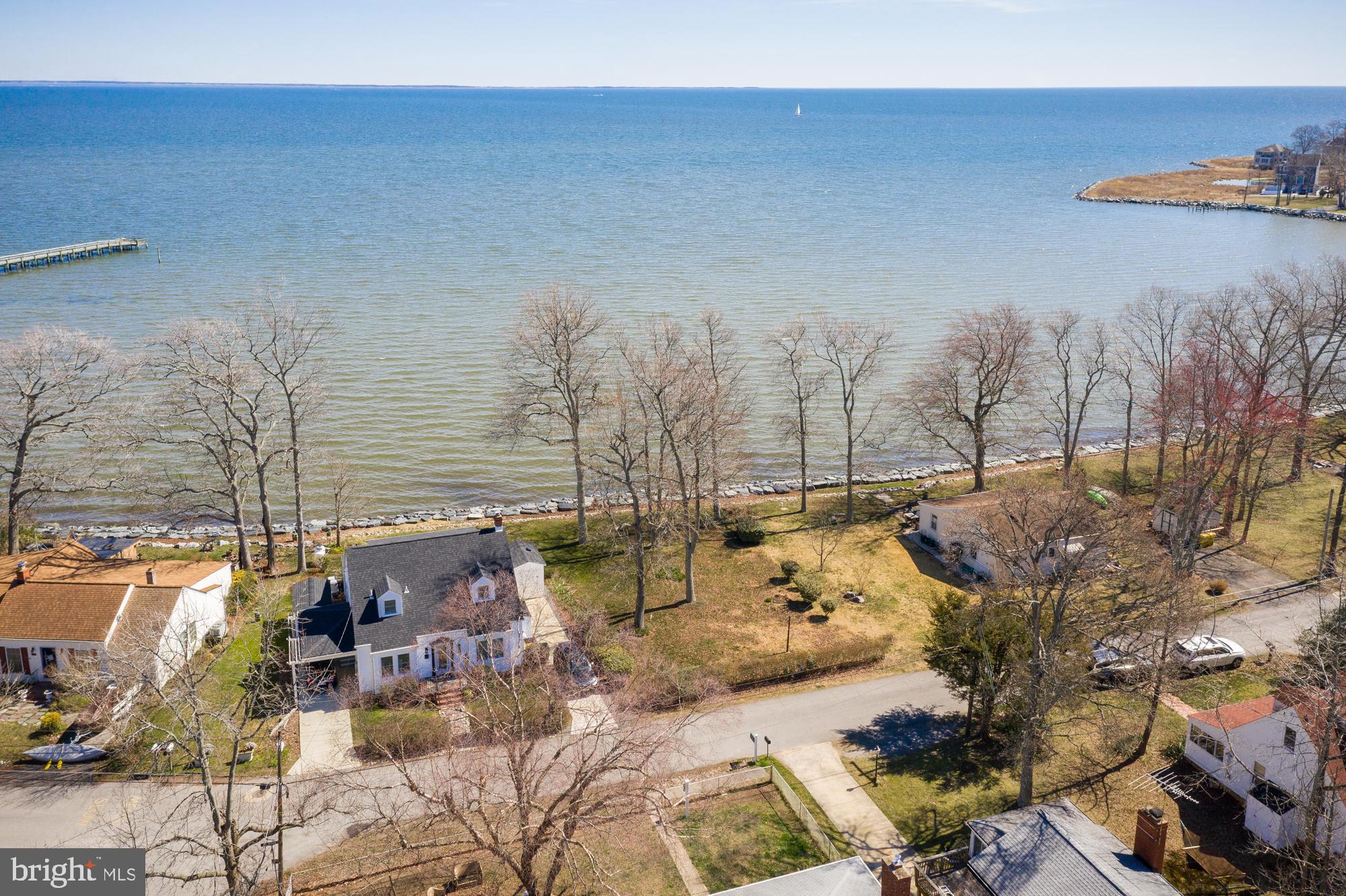 COLUMBIA BEACH - Land