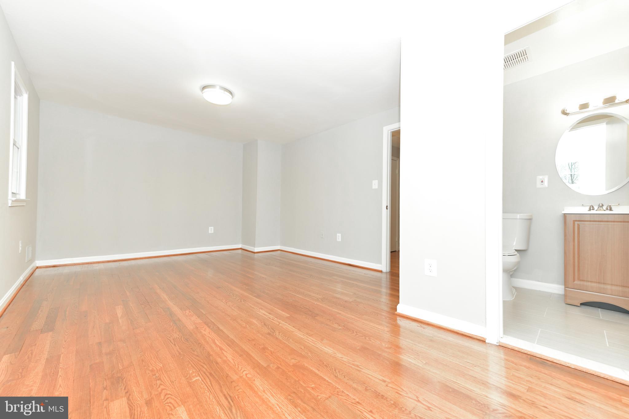 GREENWICH HILL - Residential