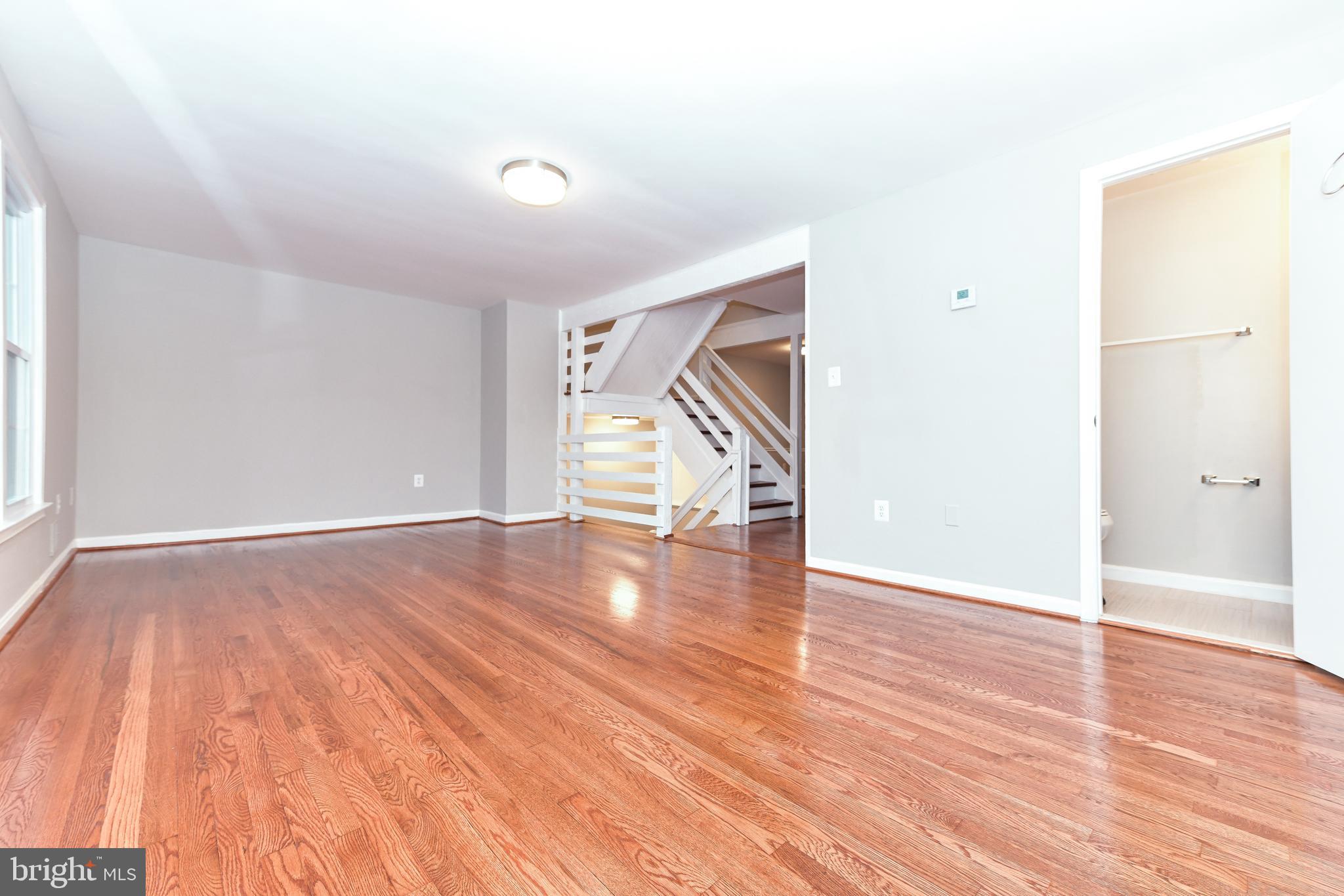 GREENWICH HILL - Residential