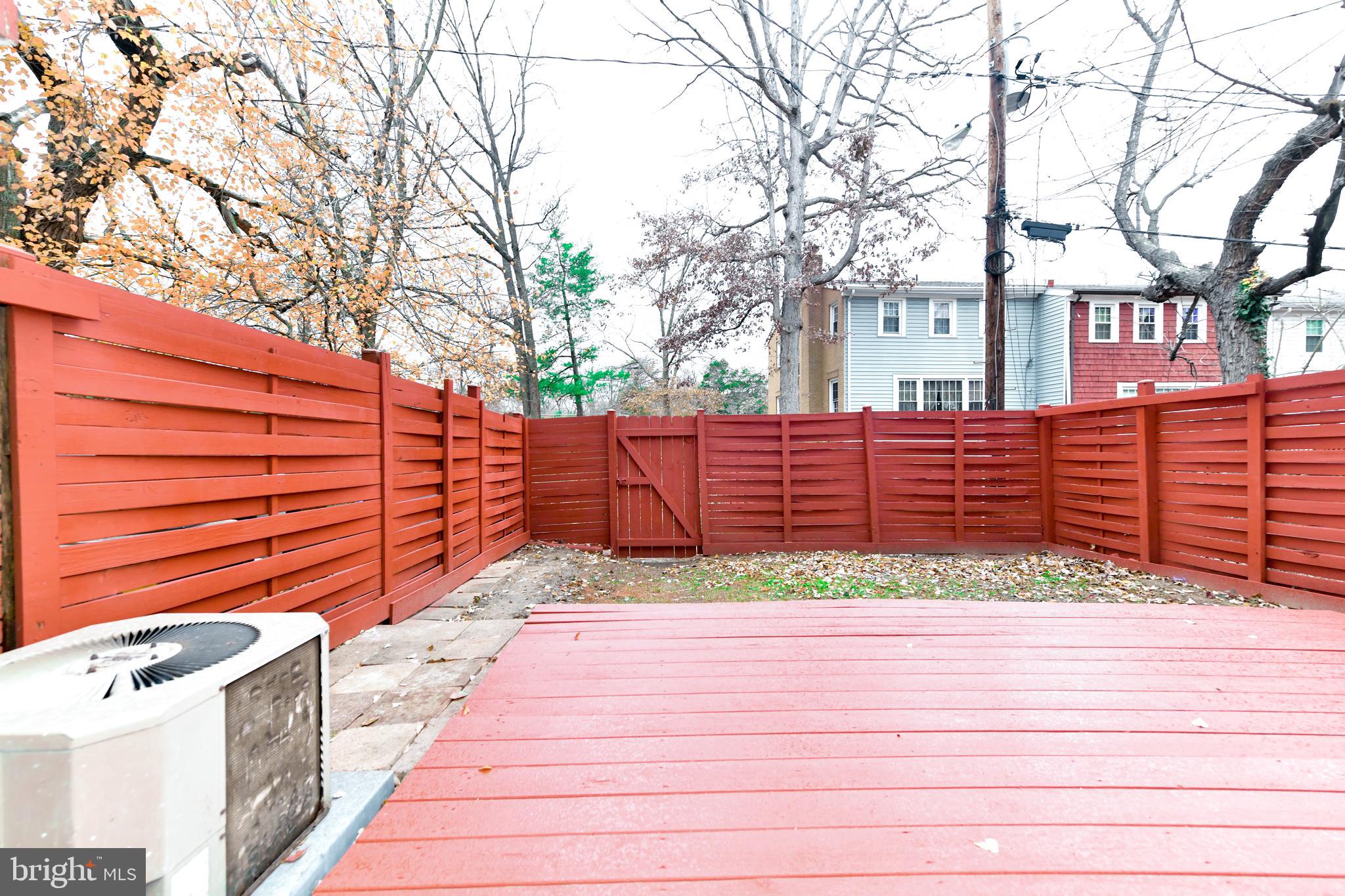 GREENWICH HILL - Residential