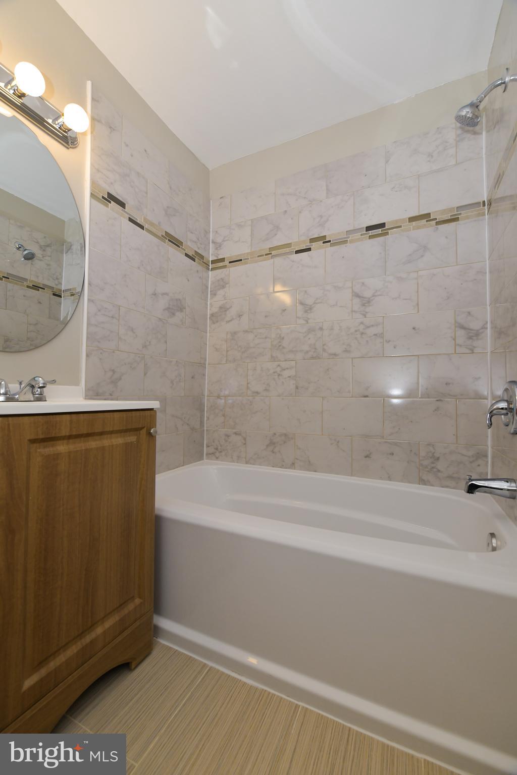 GREENWICH HILL - Residential