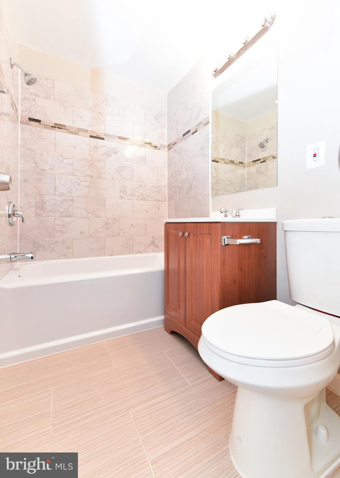 GREENWICH HILL - Residential