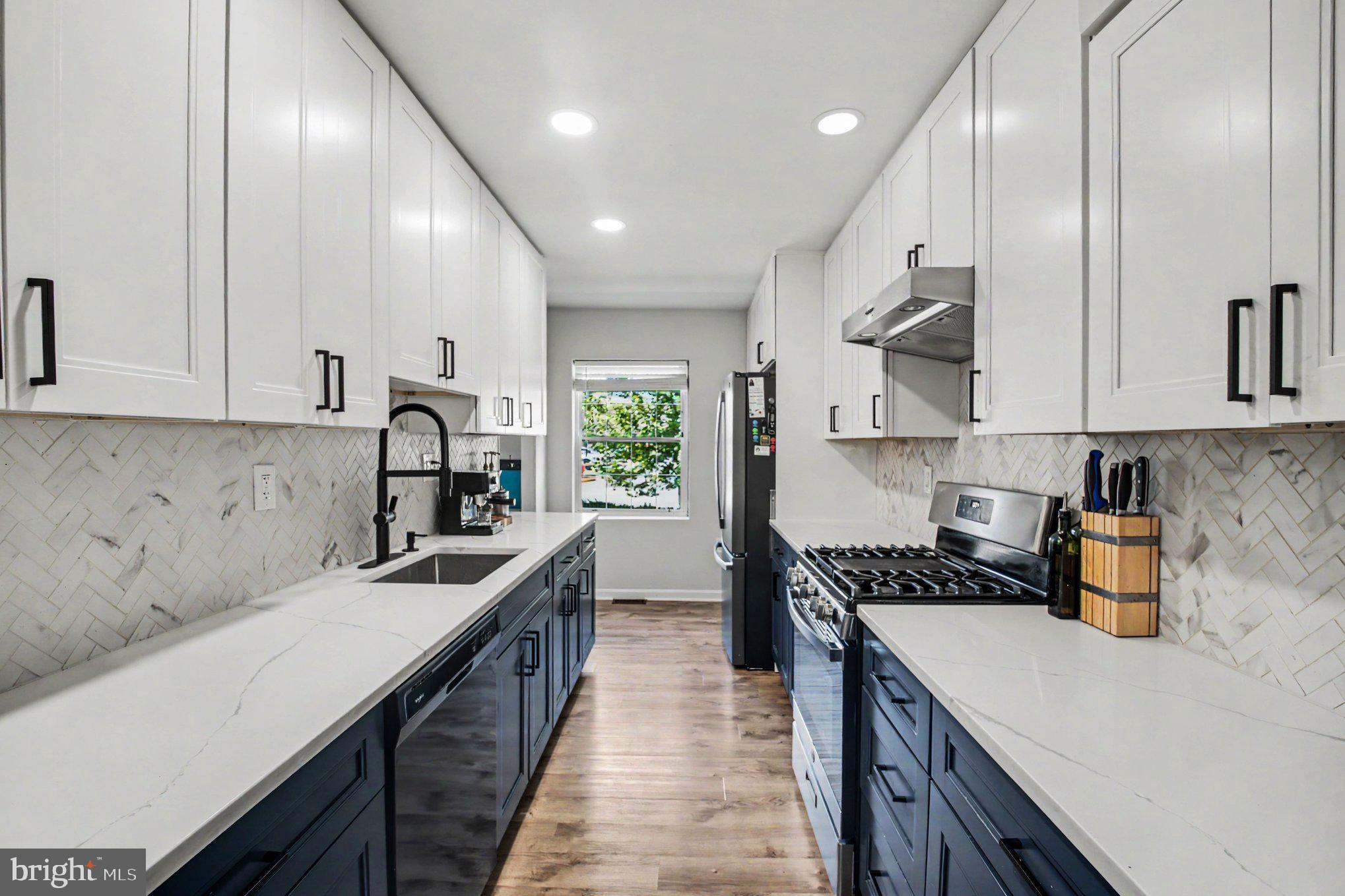 14806 PALMERSTON SQUARE